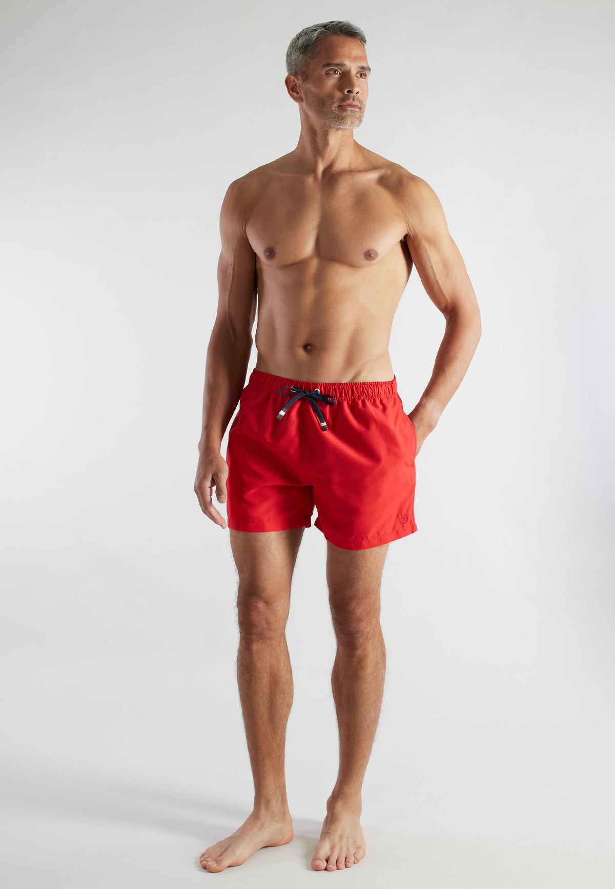 Kurze Badeshorts mit Kontrast-Kordelzug in rot