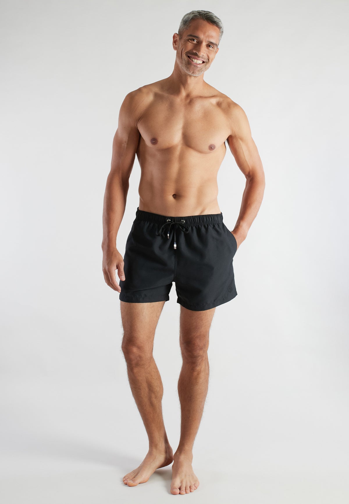 Kurze Badeshorts mit Kontrast-Kordelzug in schwarz