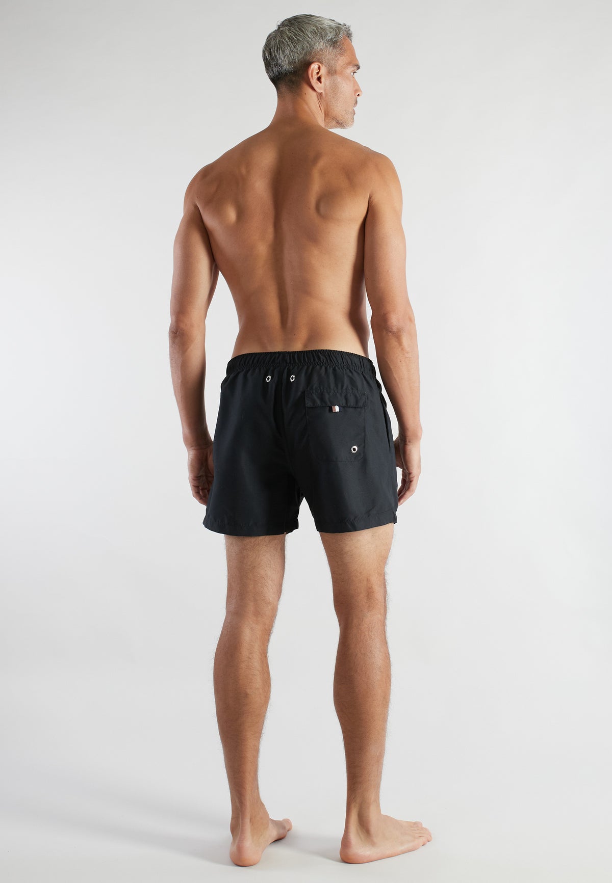 Kurze Badeshorts mit Kontrast-Kordelzug in schwarz