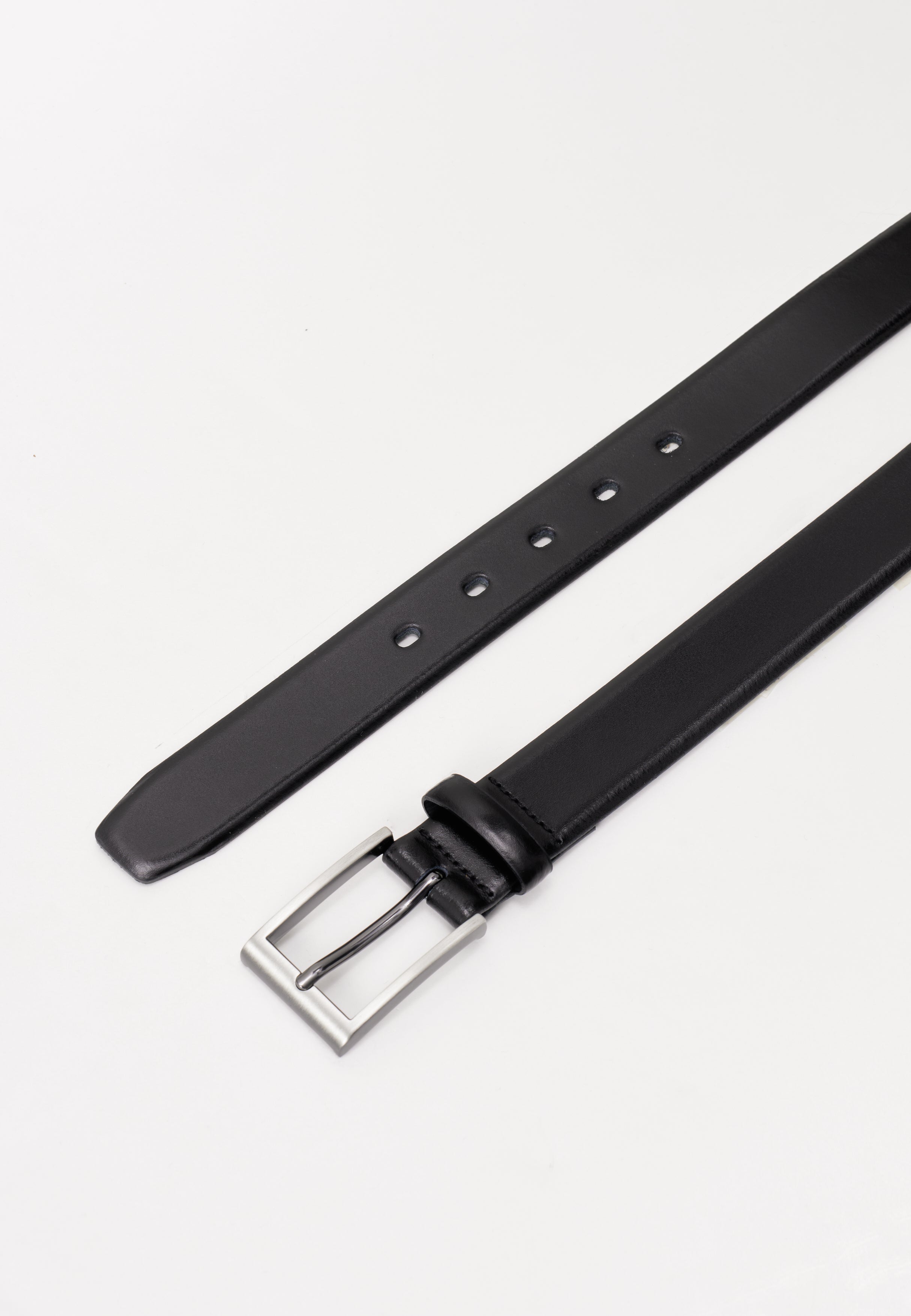 Gürtel aus Leder in schwarz