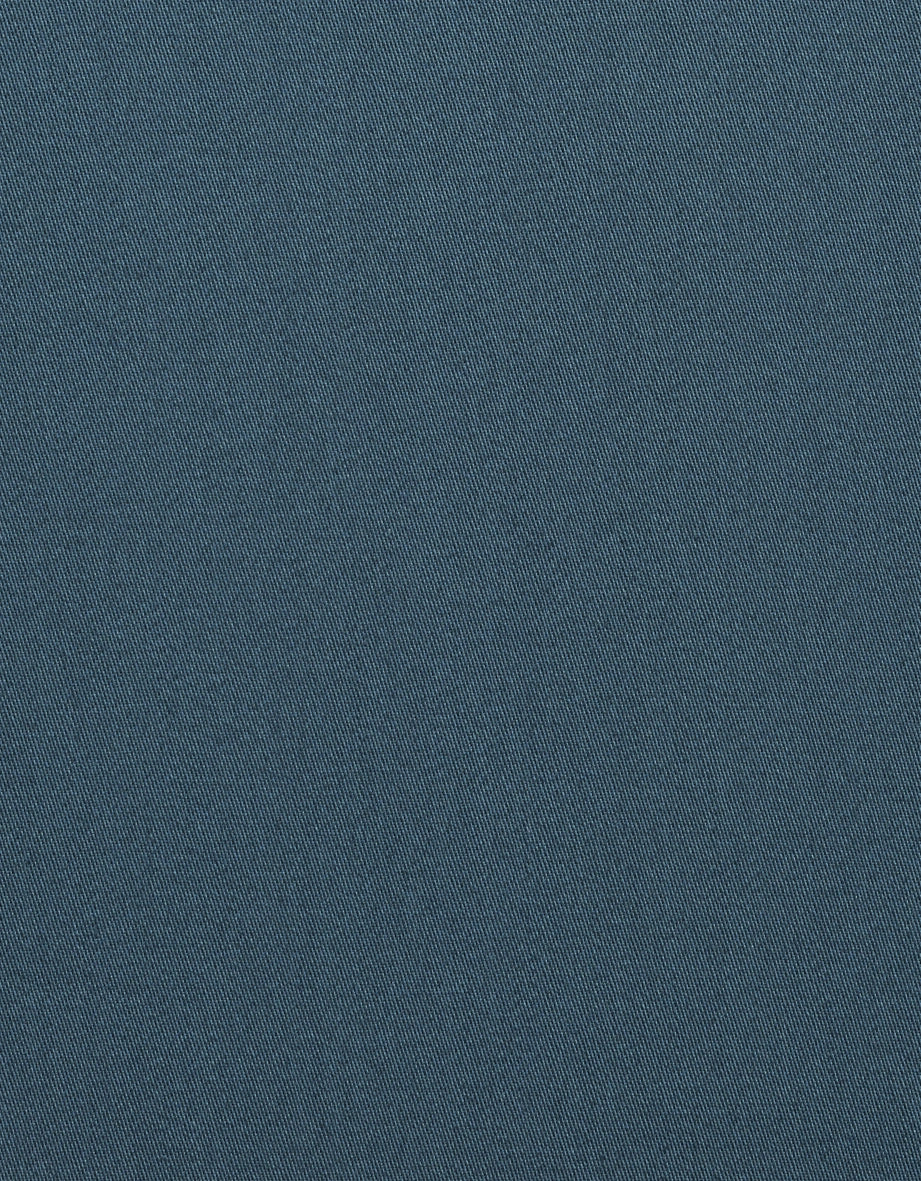 Blauer Stoff mit diagonaler Webstruktur, ideal für bugatti Outfits mit zeitlosem Stil und Qualität.