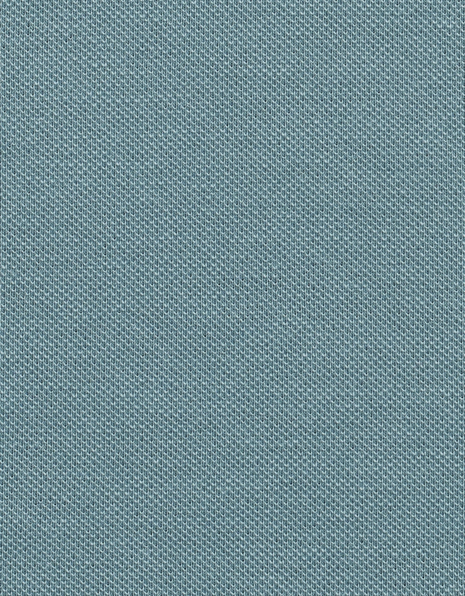 Einfarbiger Stoff in Blau, feine Webstruktur, ideal für stilvolle bugatti-Outfits.