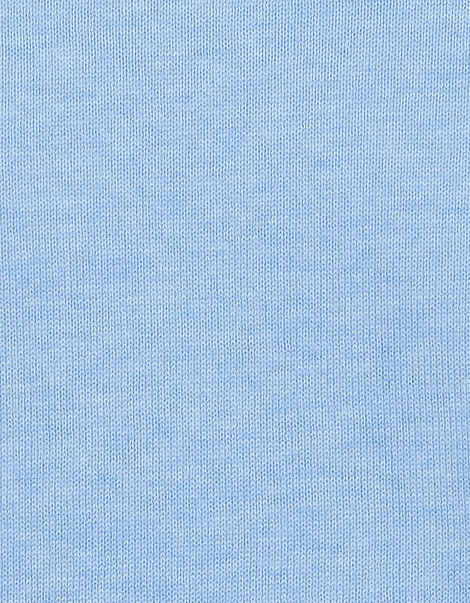 Einzelbild eines hellblauen Stoffes mit feiner Strickstruktur, ideal für bugatti Mode.