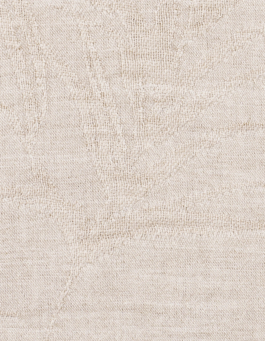 Leinenstoff in Beige mit dezentem floralem Muster, ideal für elegante bugatti Designs.