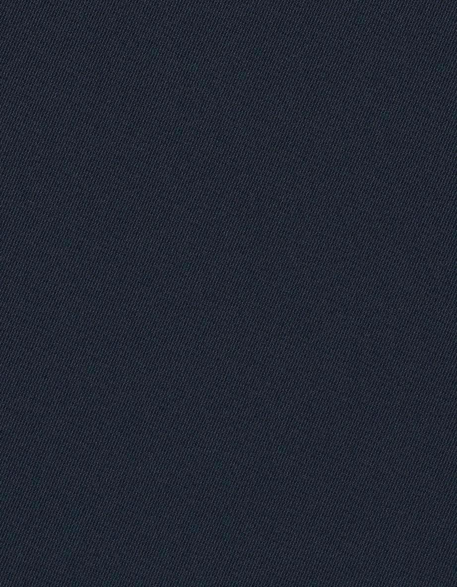Donkerblauwe stof met fijne textuur, perfect voor elegante bugatti outfits, geïnspireerd door Italiaanse sereniteit.