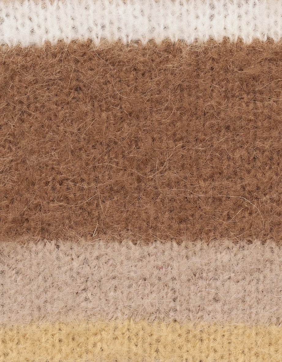 Breipatroon in bruin, beige en crème van bugatti, geïnspireerd door Italiaanse verfijning en natuurlijke schoonheid.