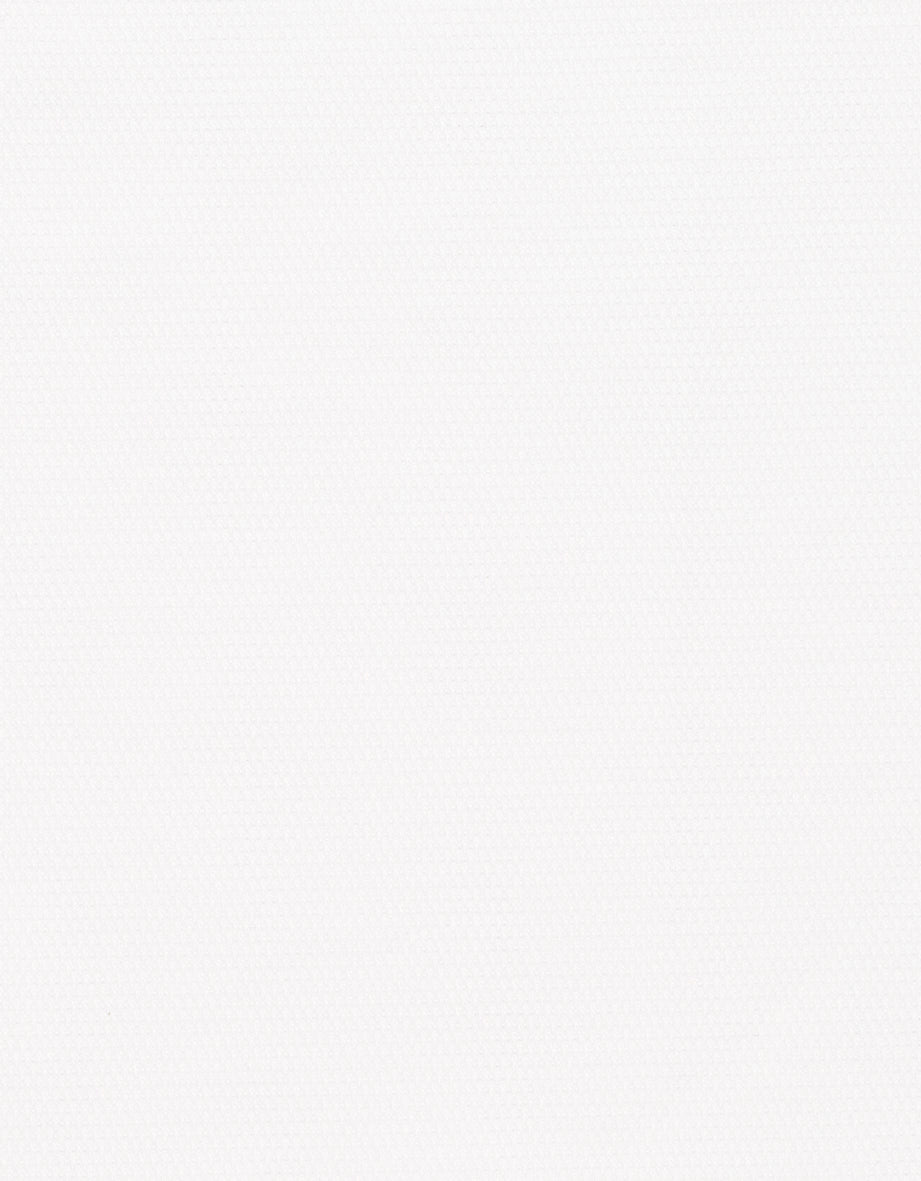 Witte blouse en T-shirt close-up, casual buste, bugatti stijl en elegantie.