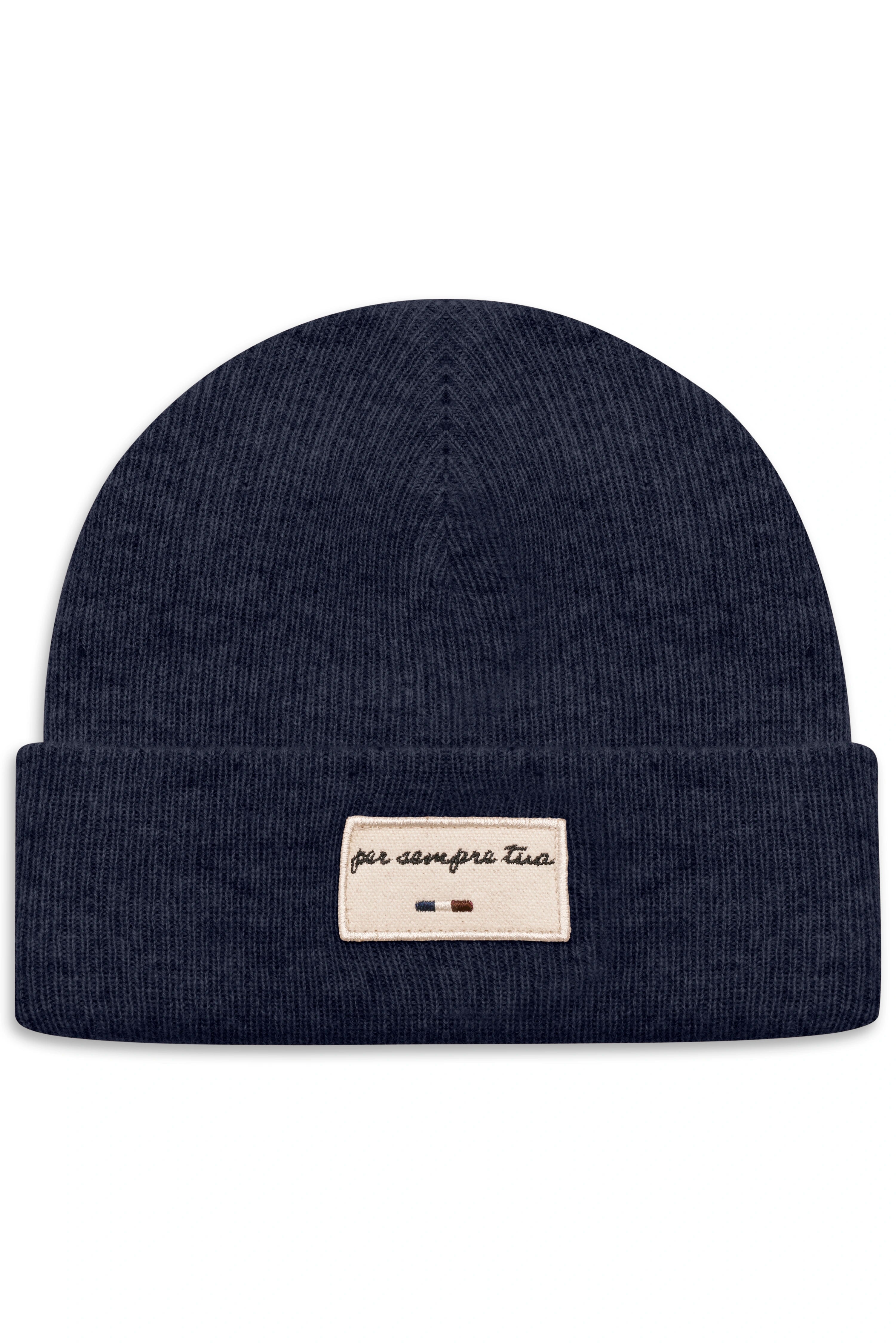 Dunkelblaue bugatti Mütze mit gesticktem Logo, legeres Büstenbild.