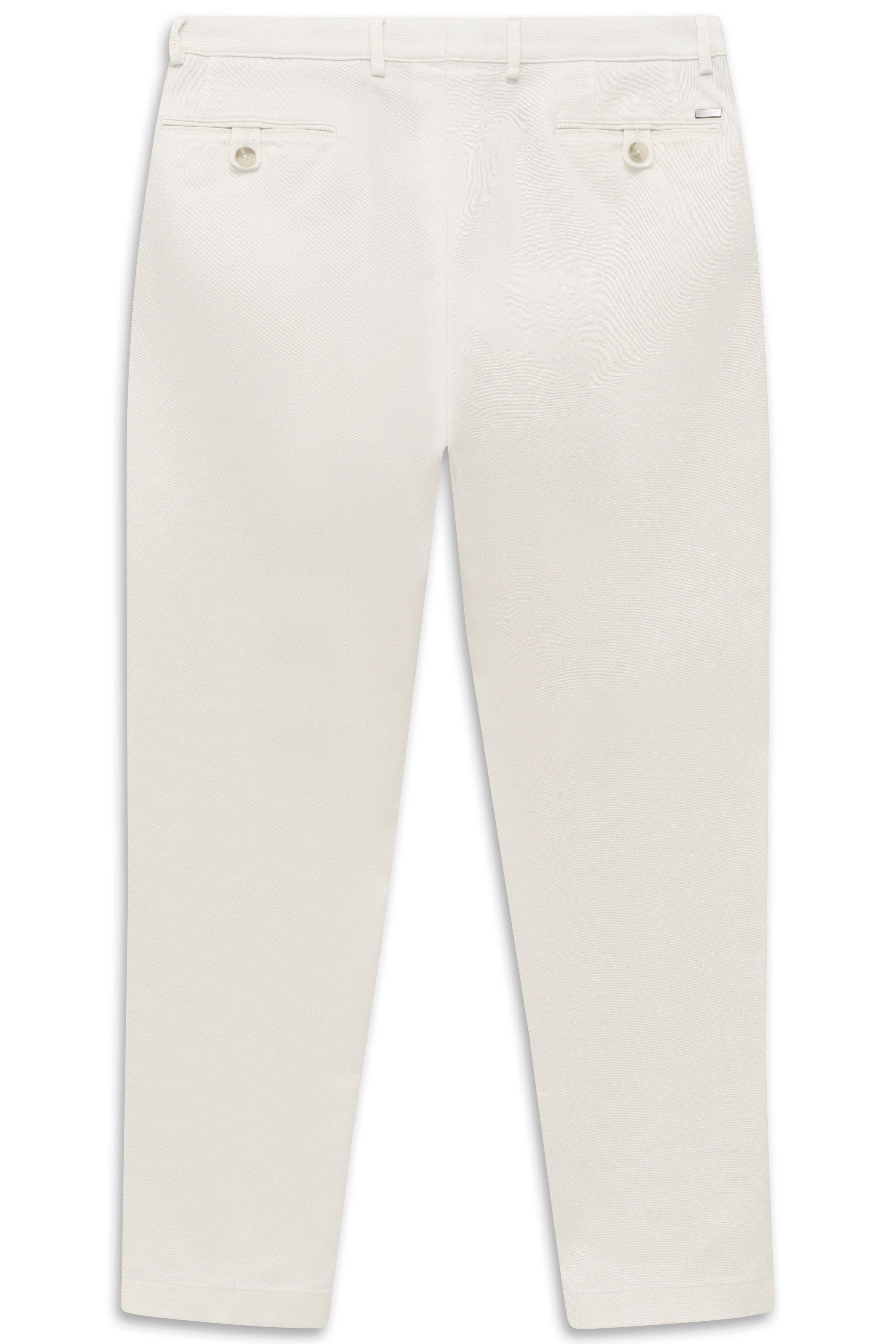 Weiße bugatti Hose, legeres Büstenbild, zeitloses Design, hochwertige Materialien.