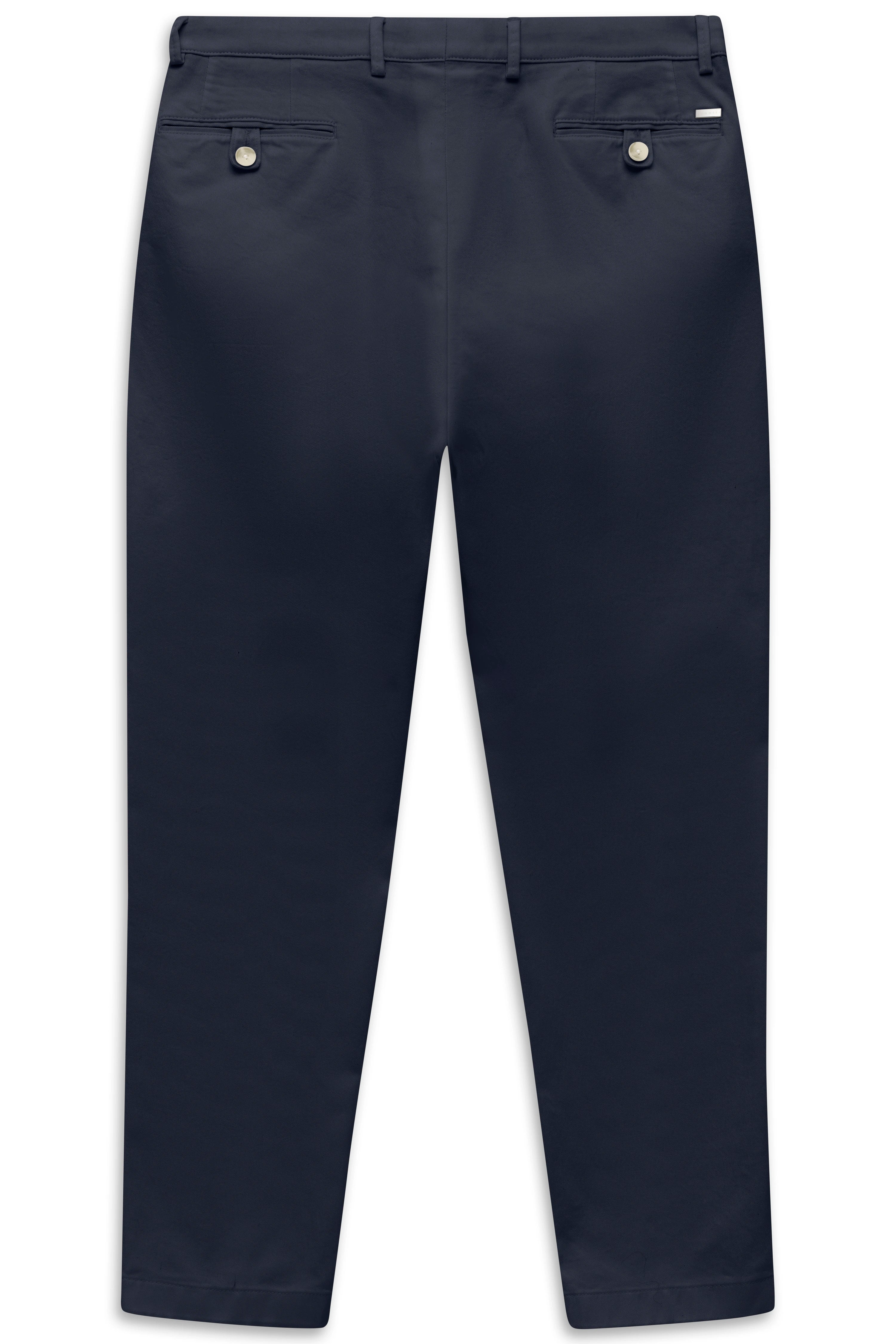 Navy blaue bugatti Hose, legeres Büstenbild, stilvoll und zeitlos elegant.