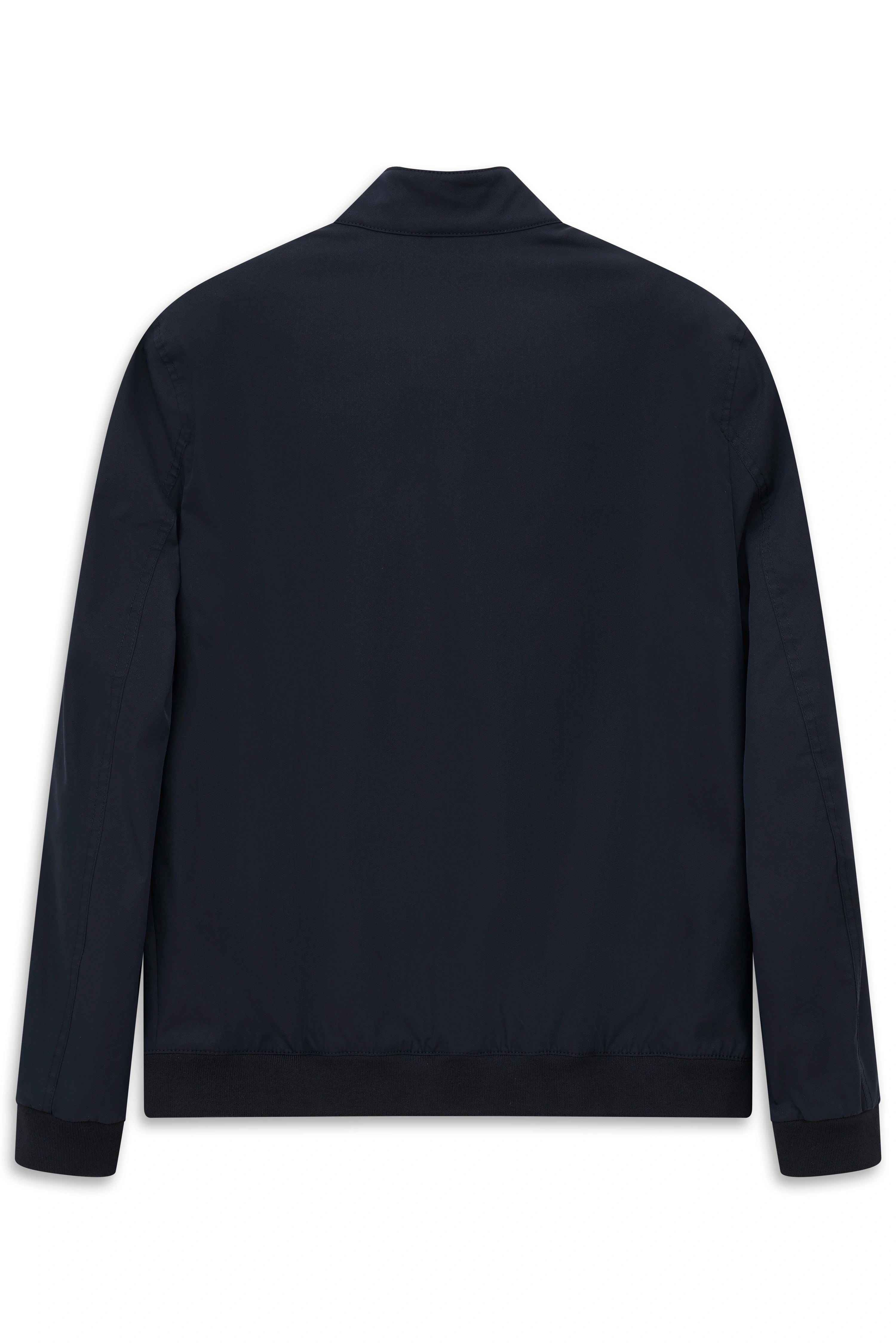 "Navy Jacke, blaues Hemd, weiße Hose, Sandalen