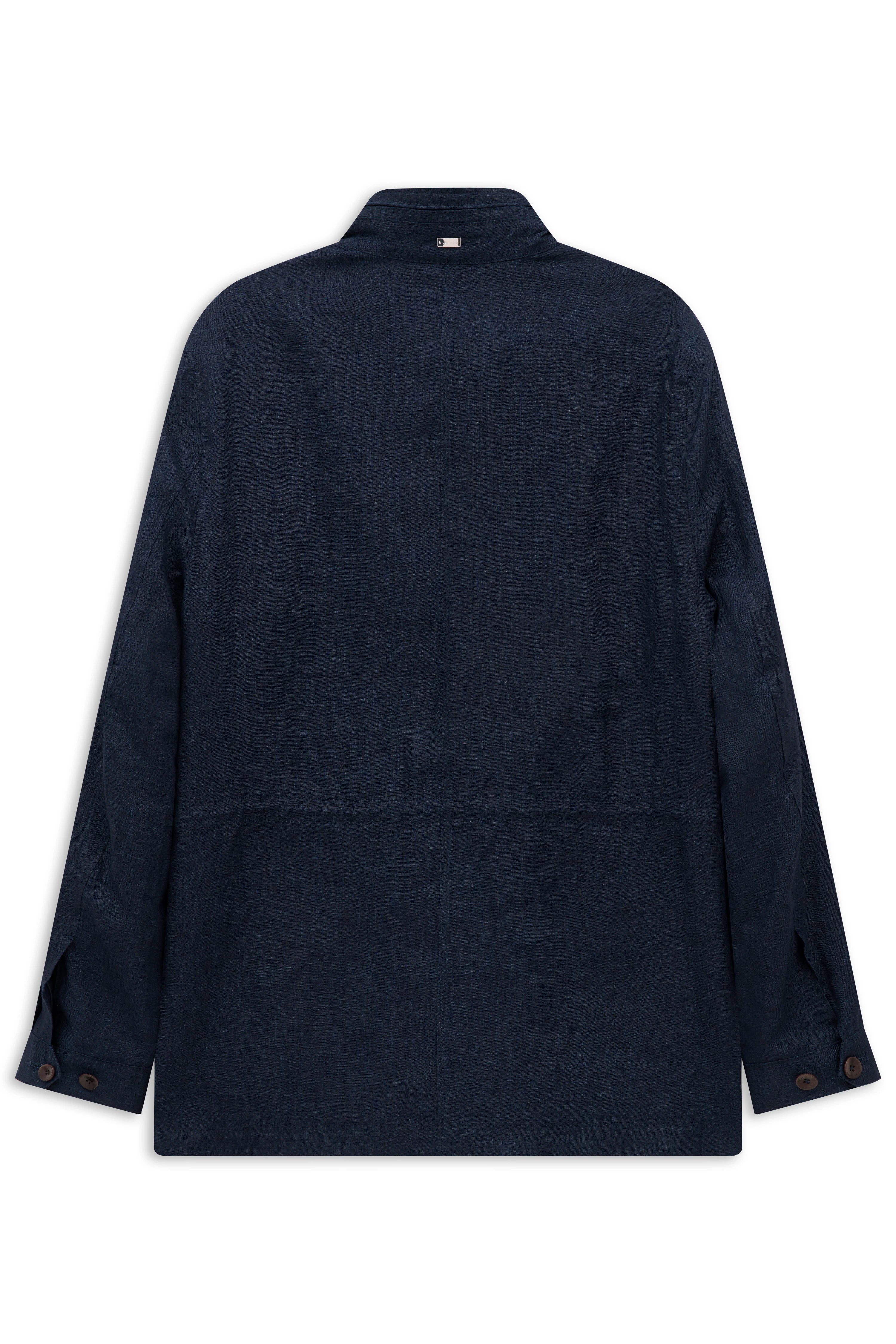 Dunkelblaue bugatti Jacke mit Stehkragen und Knopfleiste, legeres Büstenbild.