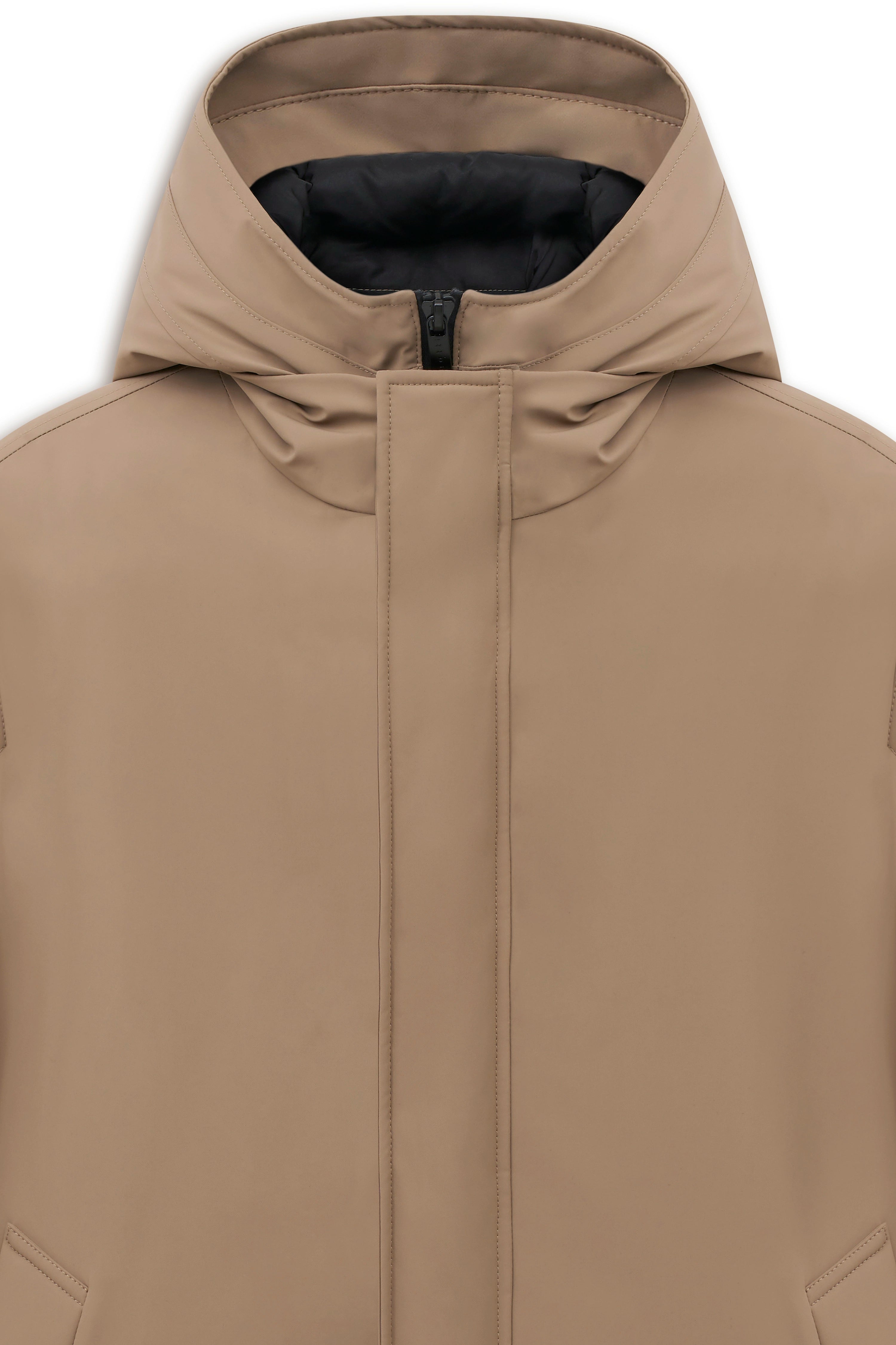 Beige bugatti Mantel Rückansicht, legeres Design, hochwertige Verarbeitung, zeitloser Stil.