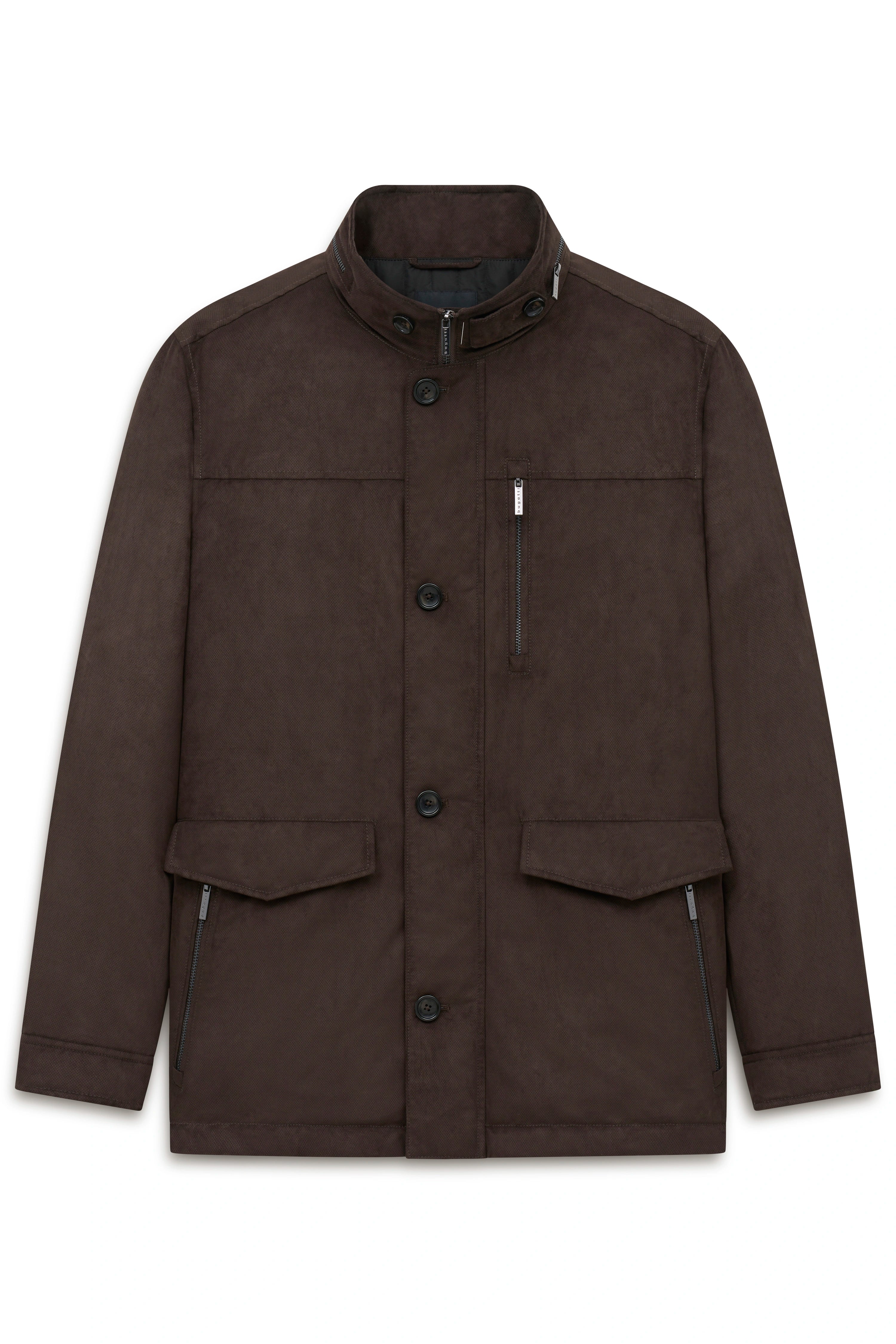 Braune bugatti Jacke mit Stehkragen und Taschen, legeres Büstenbild.