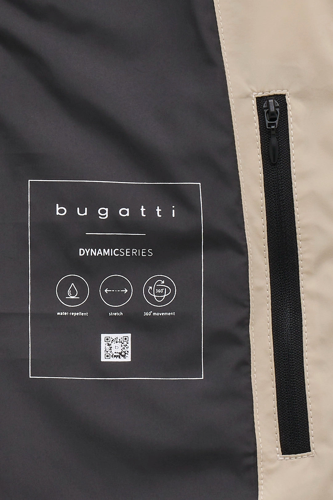 bugatti Jacke Detailansicht, beige und schwarz, wasserabweisend, Dynamic Series Label, Reißverschluss.