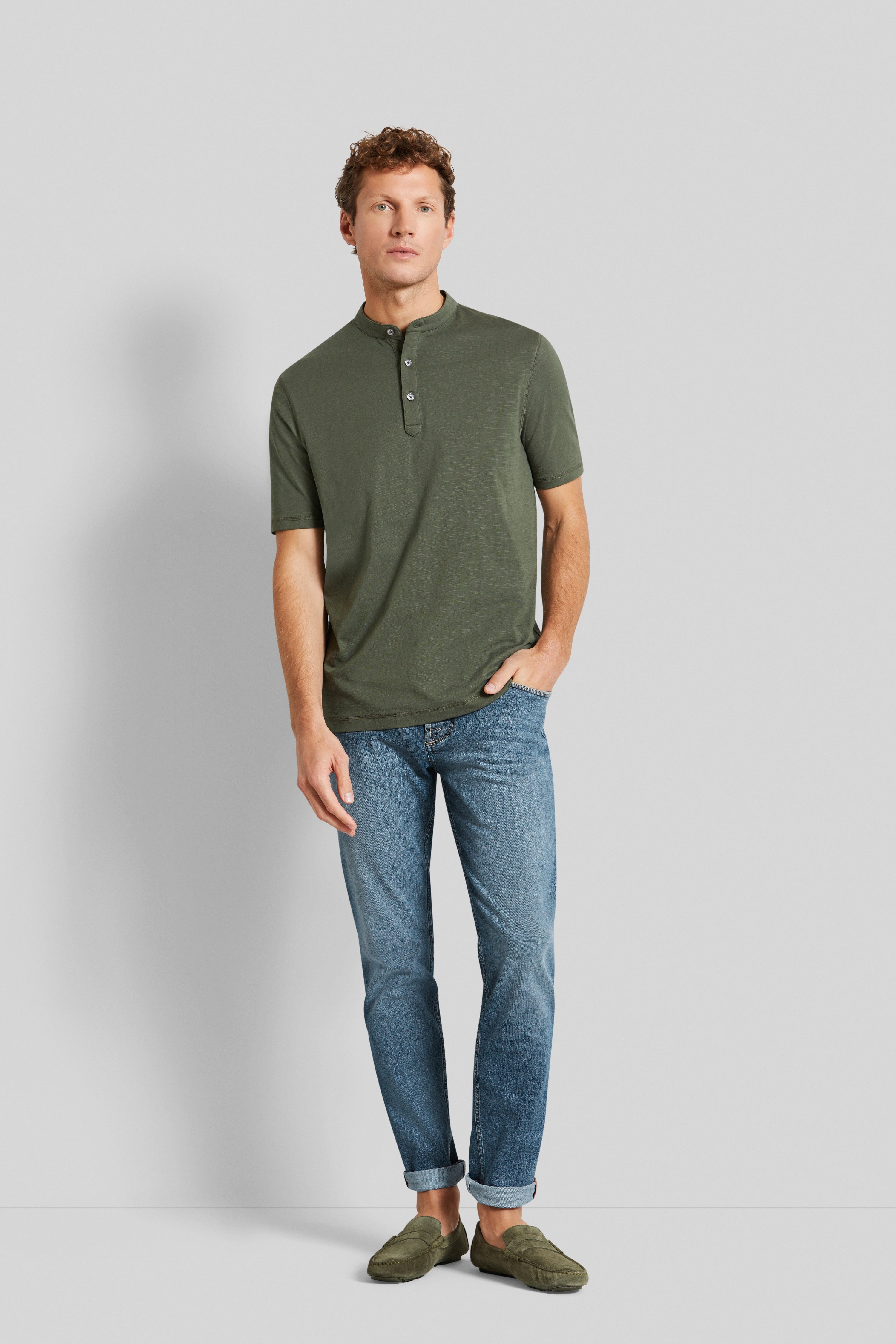 legere Rückansicht auf Model, bugatti Stil.