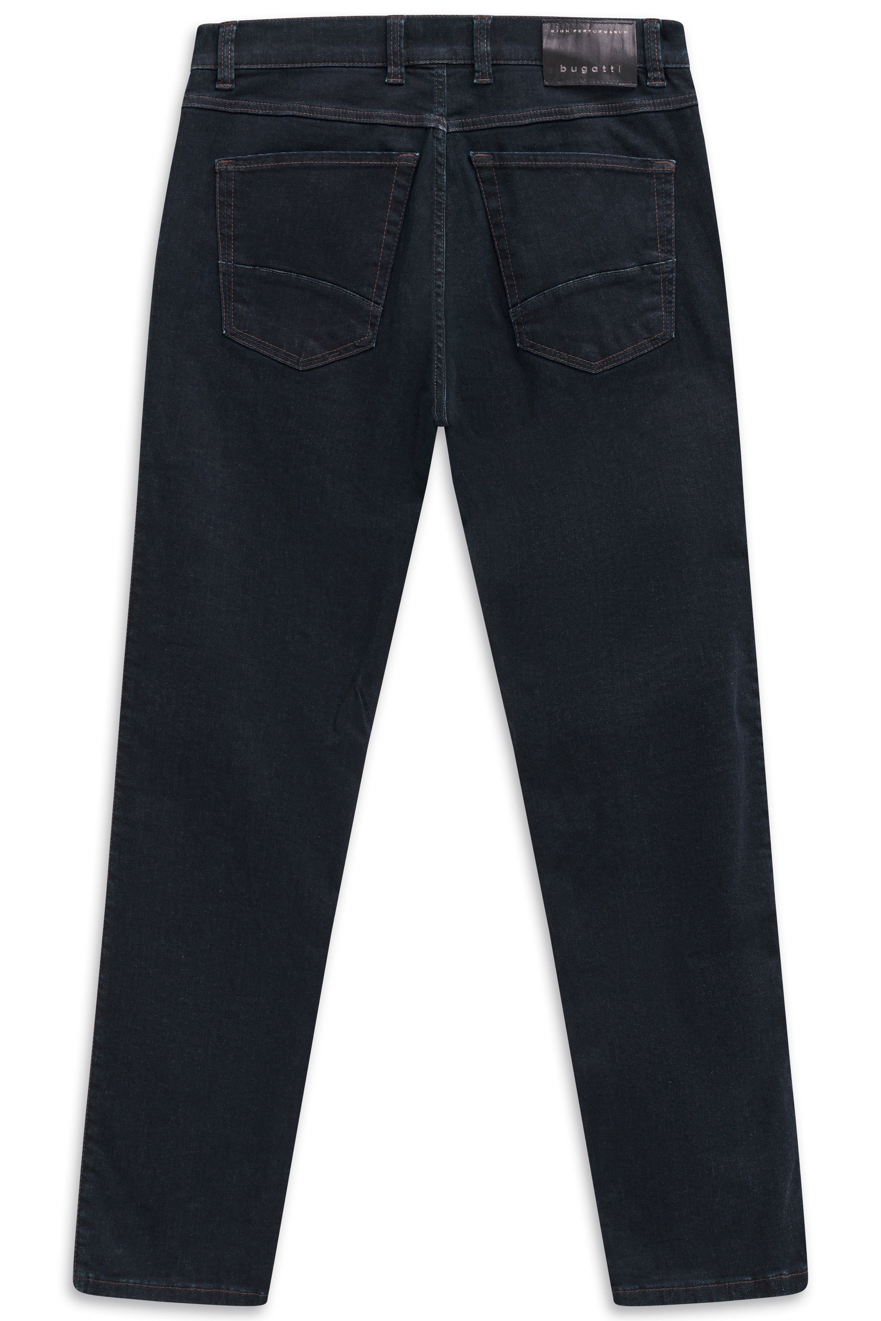 Dunkelblaue Jeans von bugatti, Rückansicht, legeres Büstenbild, minimalistisches Design.