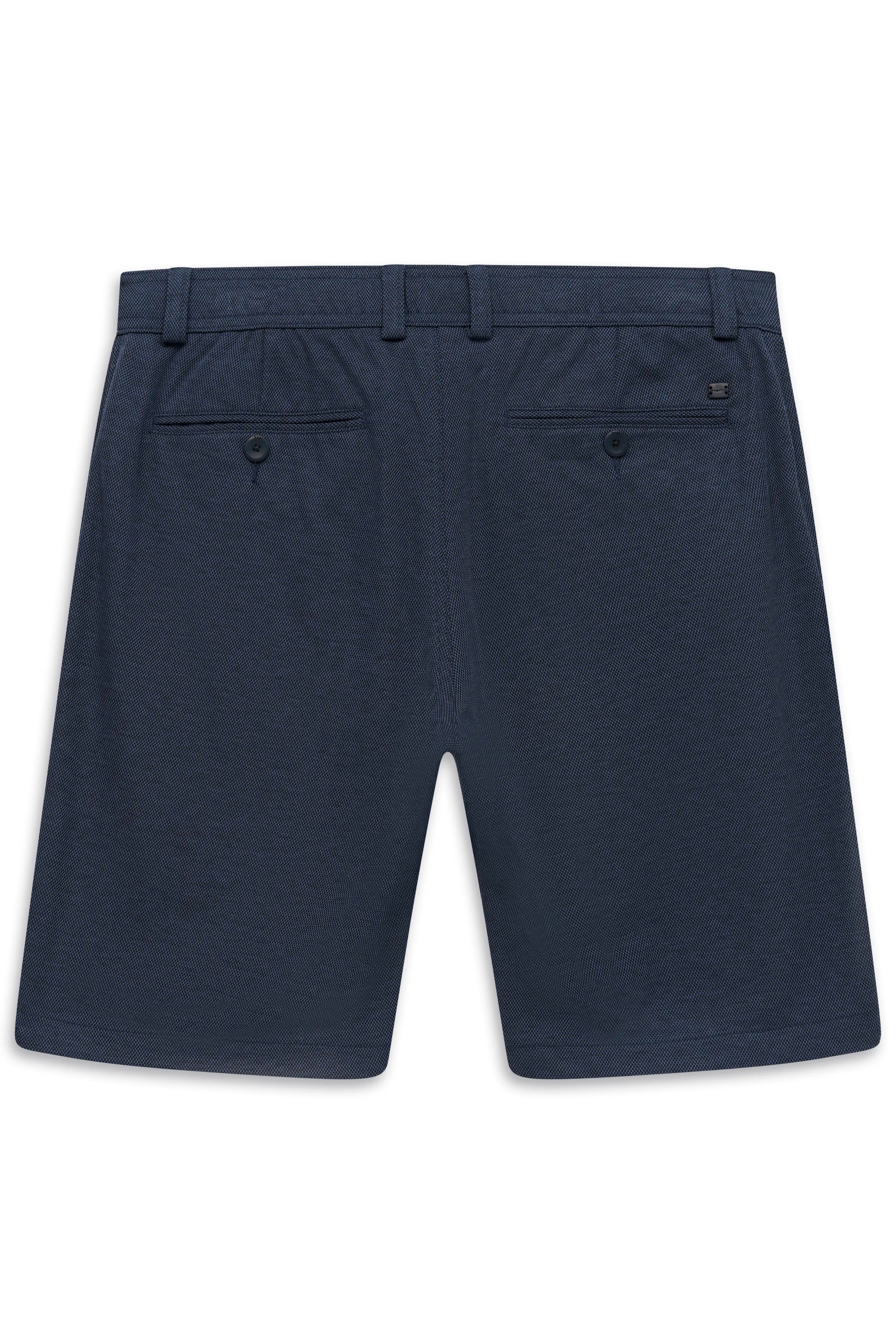 Navy Shorts mit feiner Textur, Rückansicht, Büstenbild, klassisch und stilvoll von bugatti.