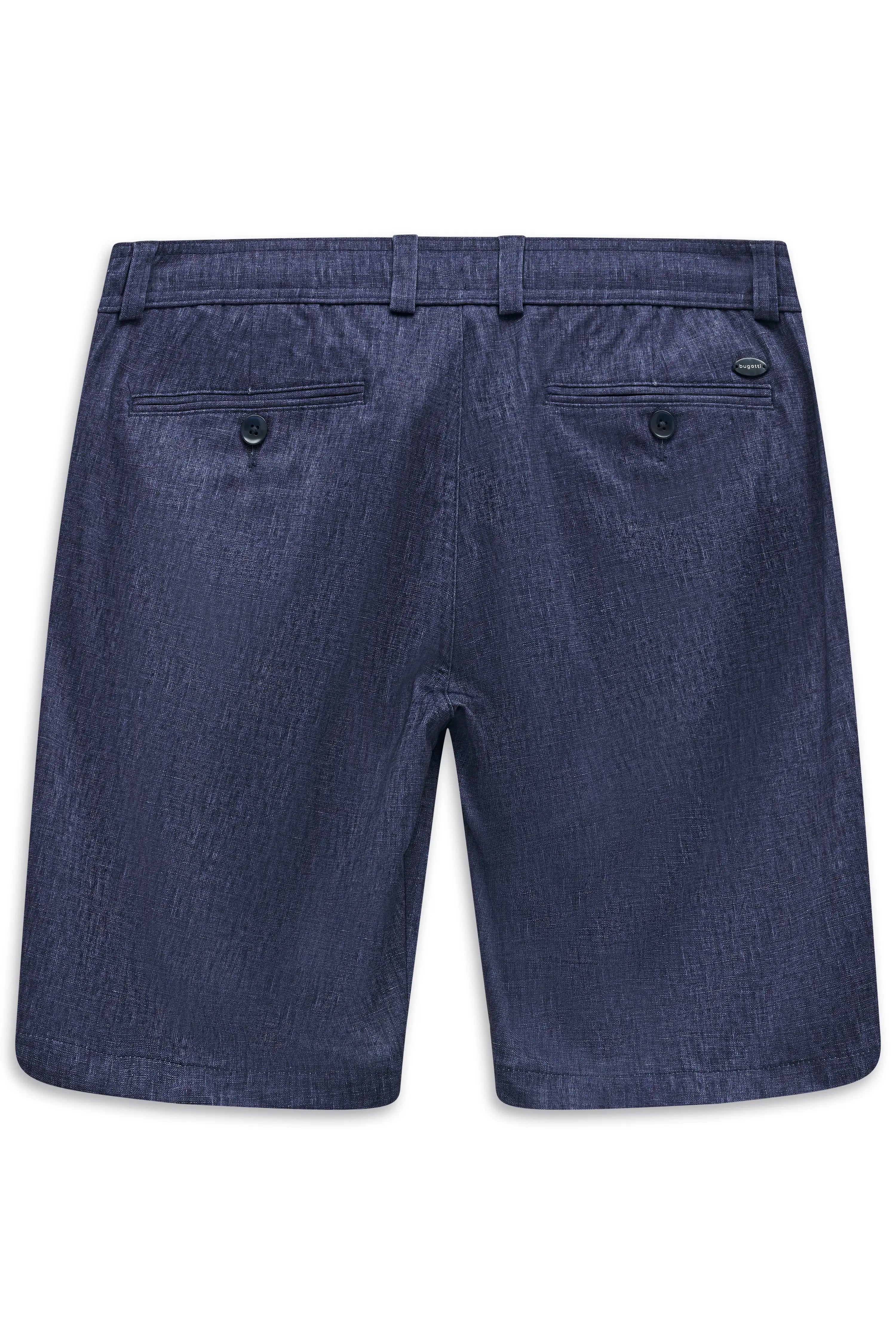 Dunkelblaue bugatti Shorts, legeres Büstenbild, elegantes Design mit feiner Textur.