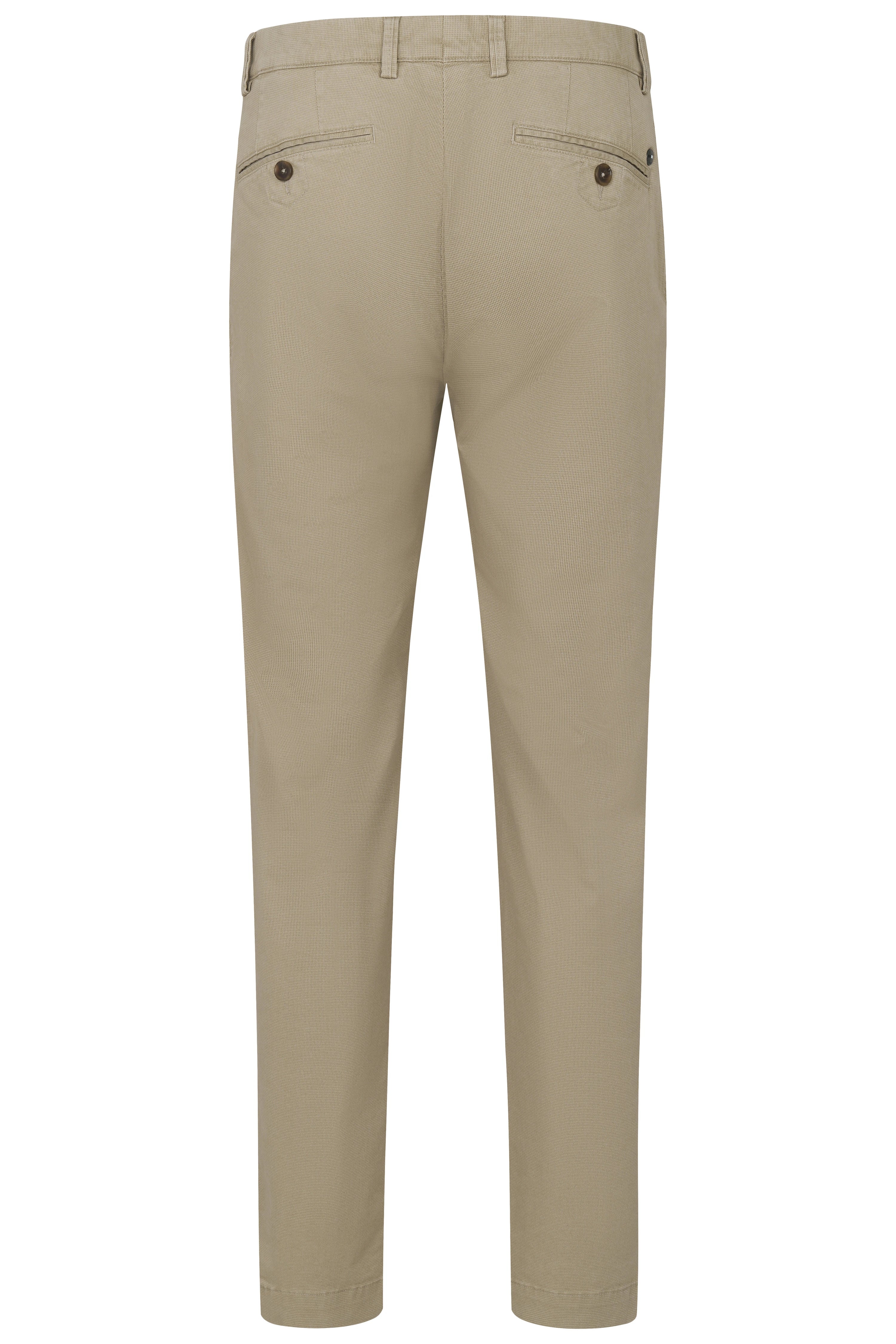 Beige Chino-Hose von bugatti, Rückansicht, legeres Design, ideal für einen stilvollen, entspannten Look.