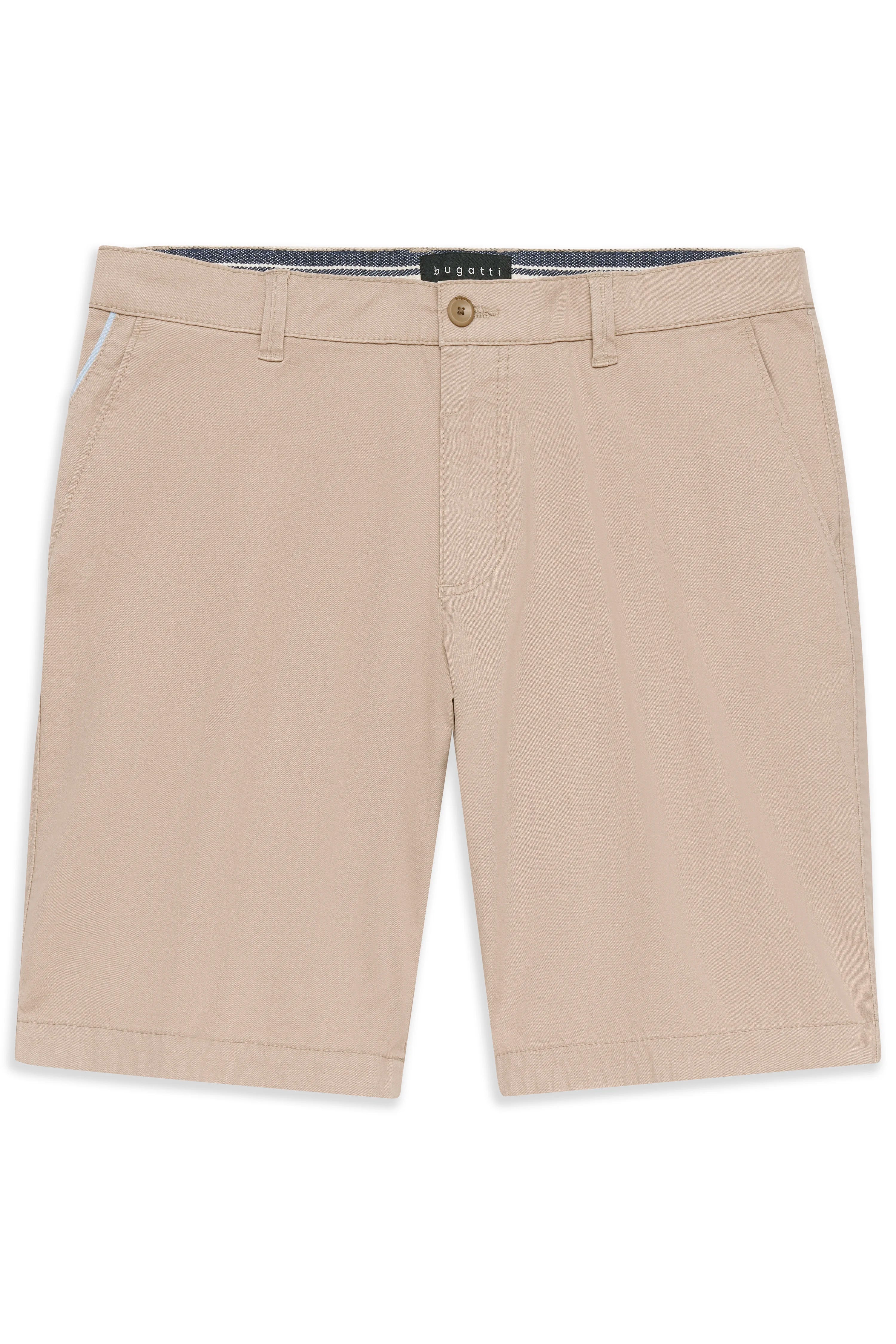 Beige bugatti Shorts, legeres Büstenbild, hochwertiger Stil.