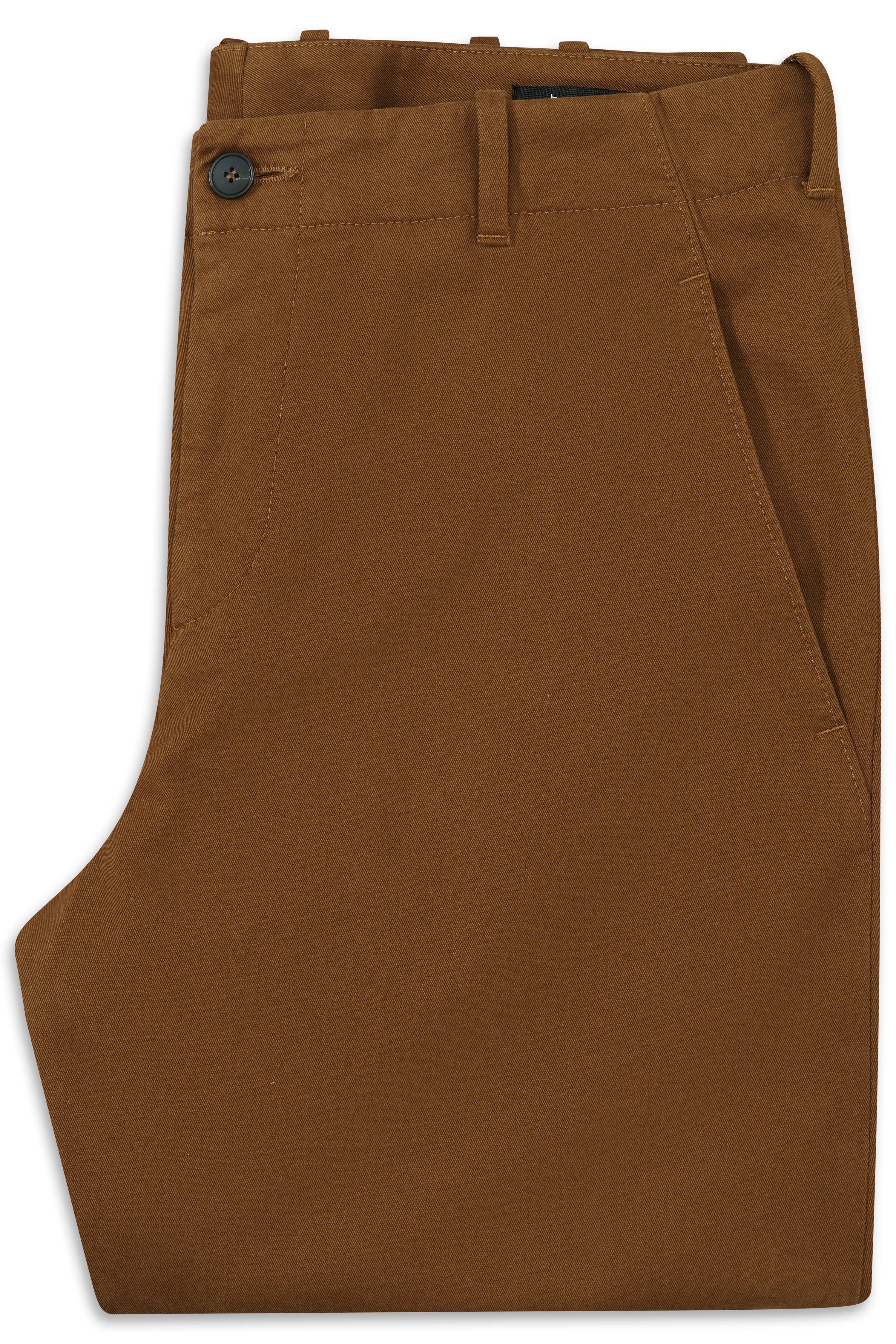 Braune Chinohose von bugatti, legeres Büstenbild, hochwertiges Material und zeitlose Eleganz.
