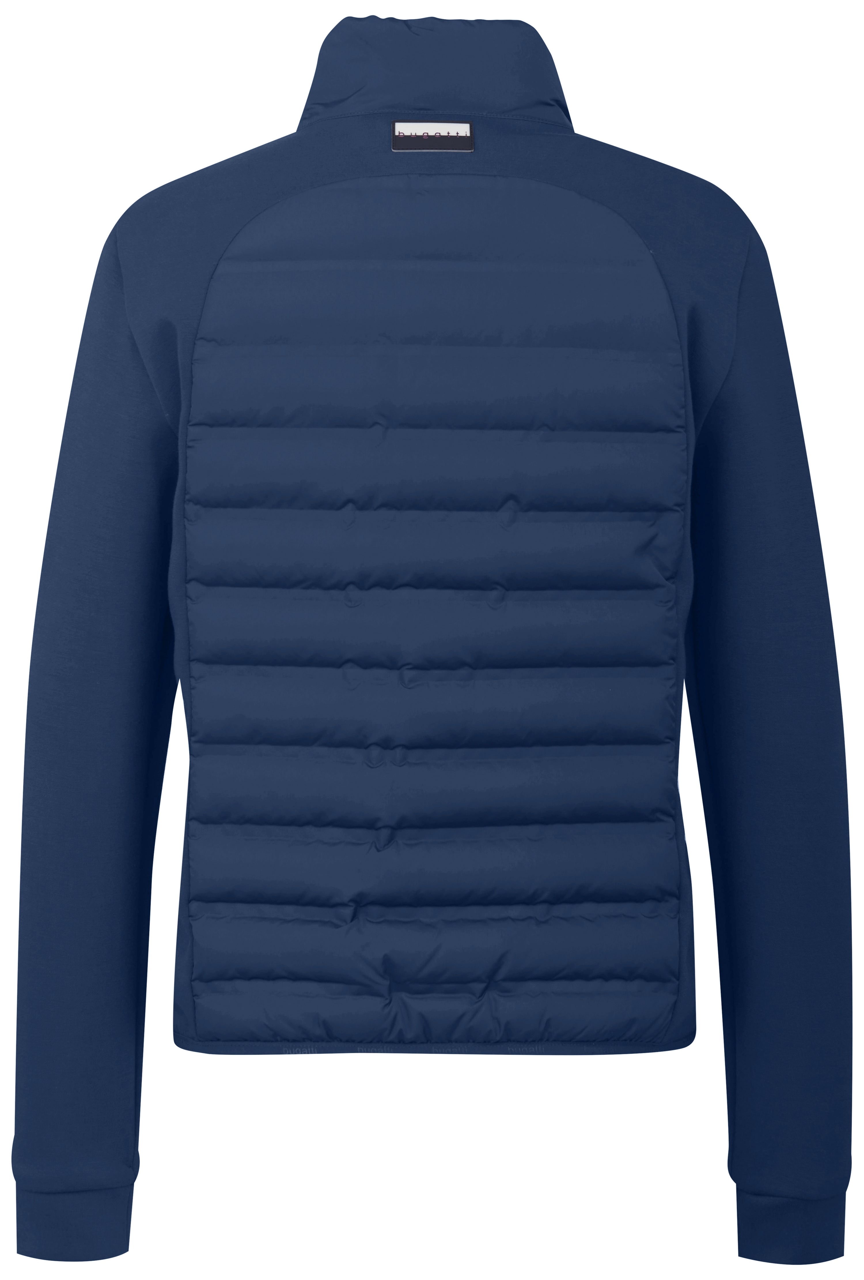Blau gewatteerde bugatti-jas met rits, busteafbeelding.
