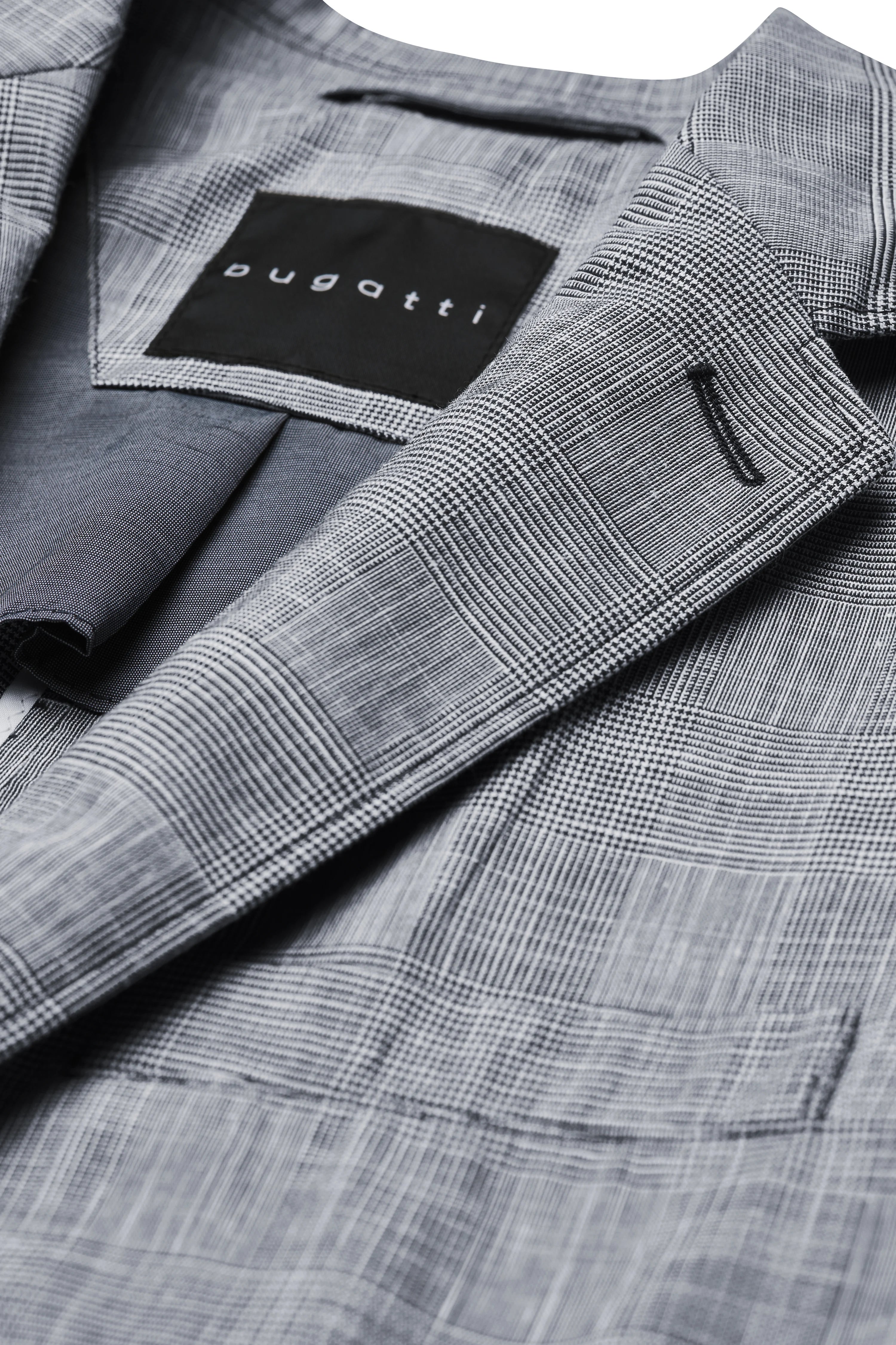 Gray Glencheck blazer by bugatti, close-up of collar and lining.
