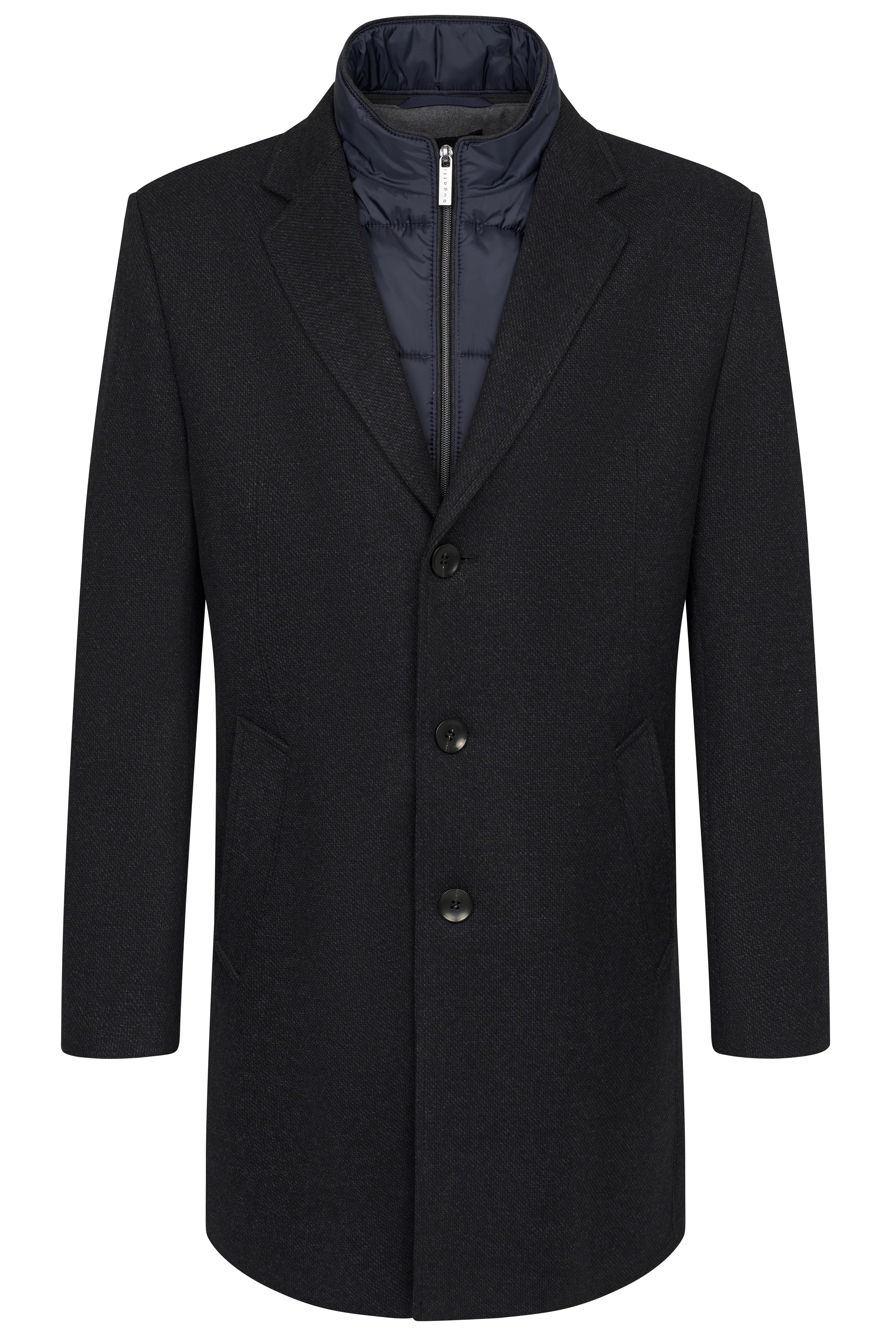 Dunkler bugatti Mantel mit blauer Steppweste, Büstenbild, stilvoll und elegant.