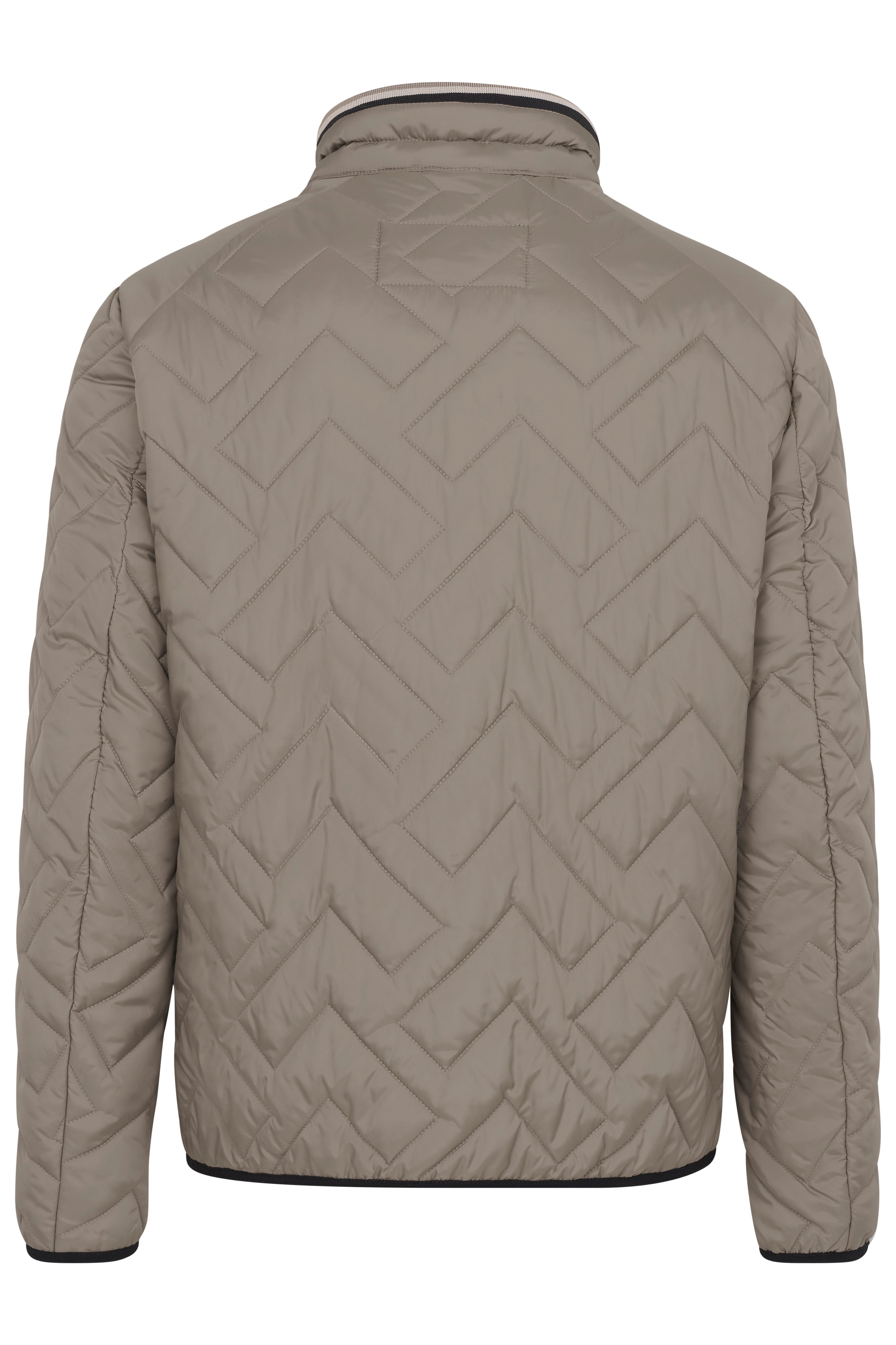 Beigefarbene Steppjacke mit Chevron-Muster, Rückenansicht, Büstenbild.