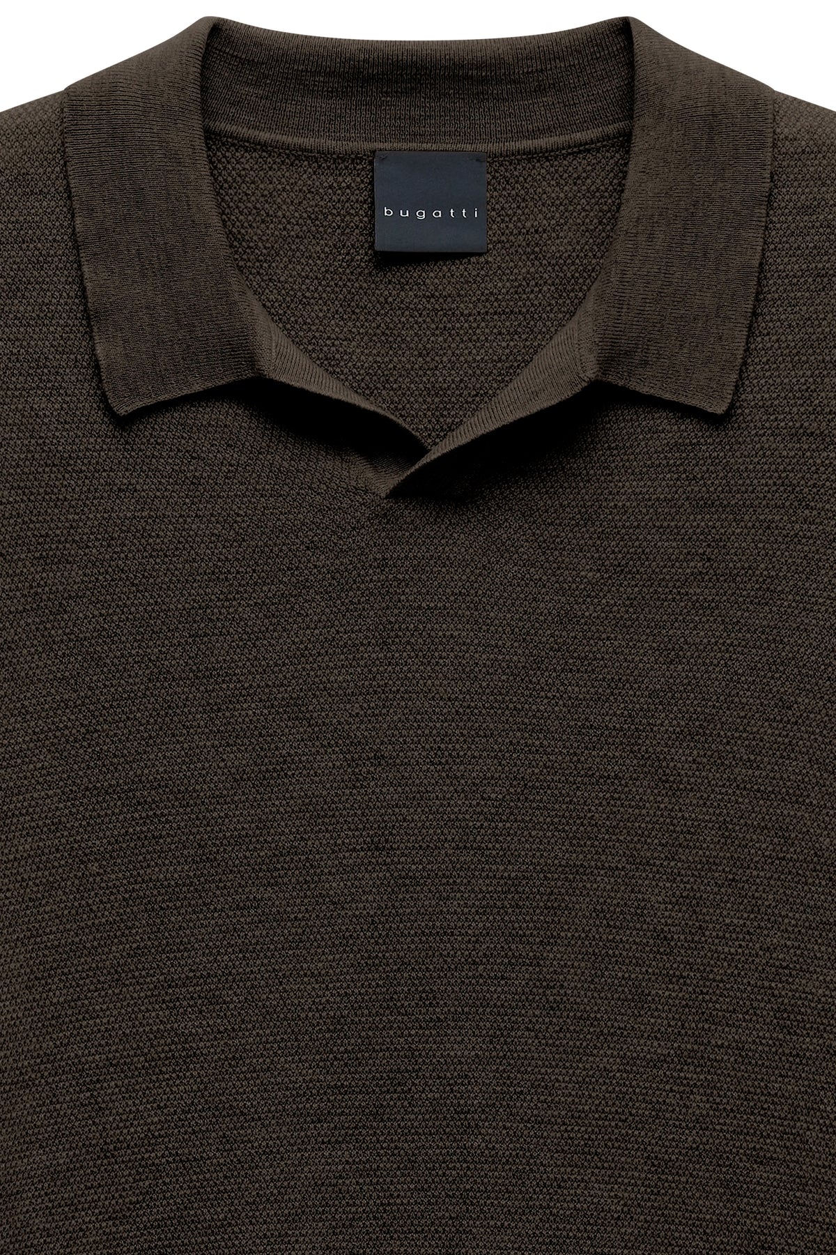 Brauner bugatti Strickpullover mit Kragen, Büstenbild, zeitlose Eleganz und hochwertige Materialien.
