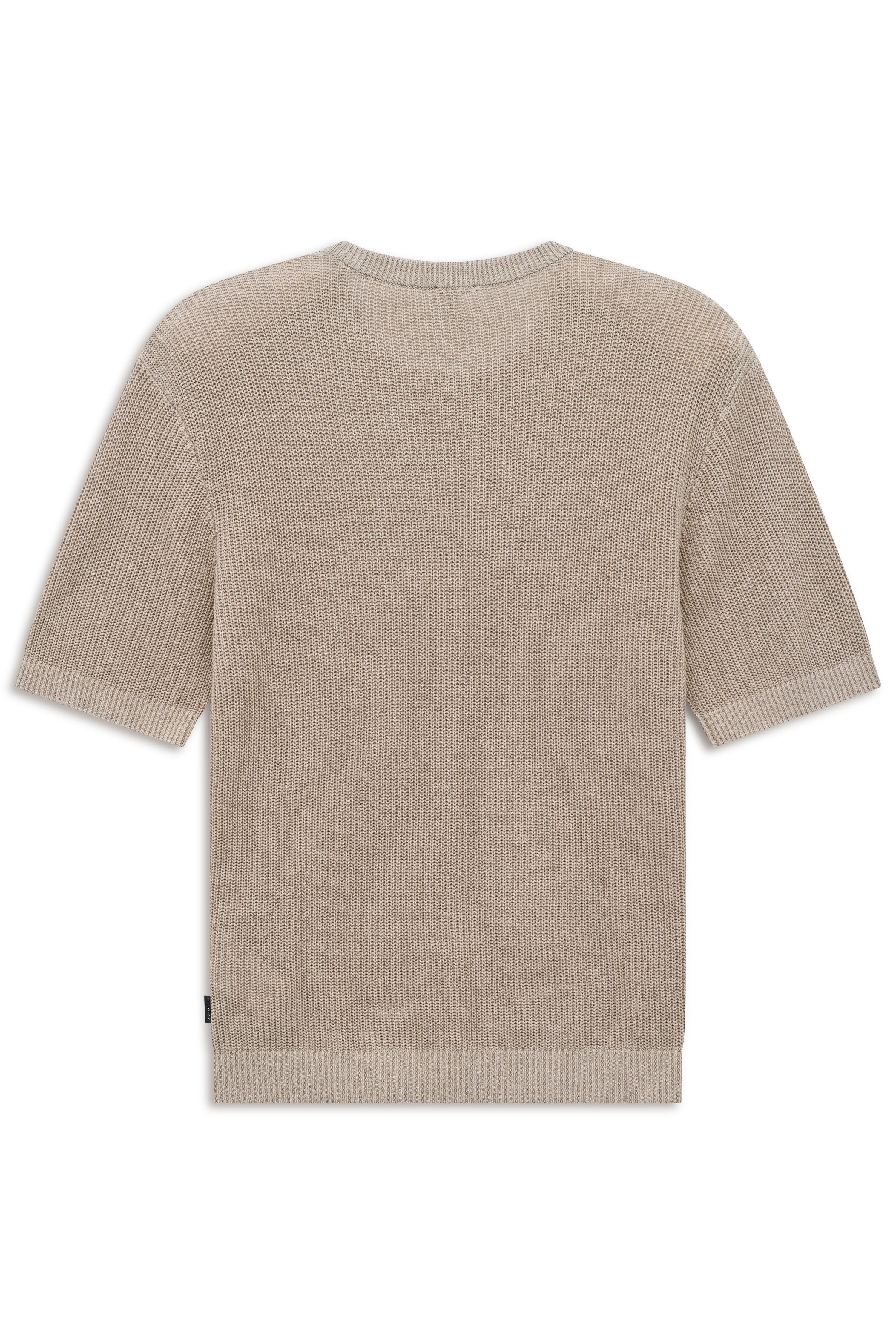 Beiger bugatti Strickpullover, Kurzarm, Rückansicht, legeres Büstenbild.