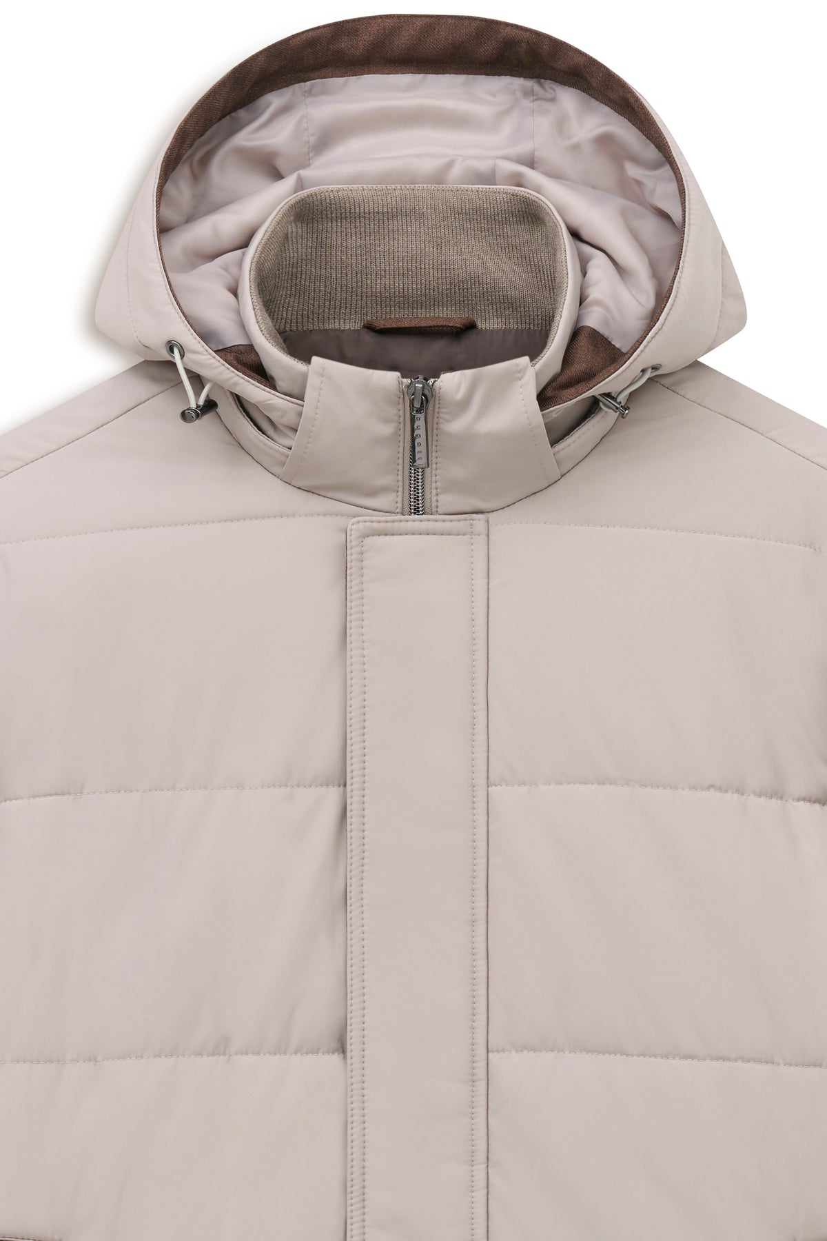 Beige bugatti Jacke, gesteppter Rücken, Strickärmel in Taupe, legerer Stil, hochwertig und stilvoll.