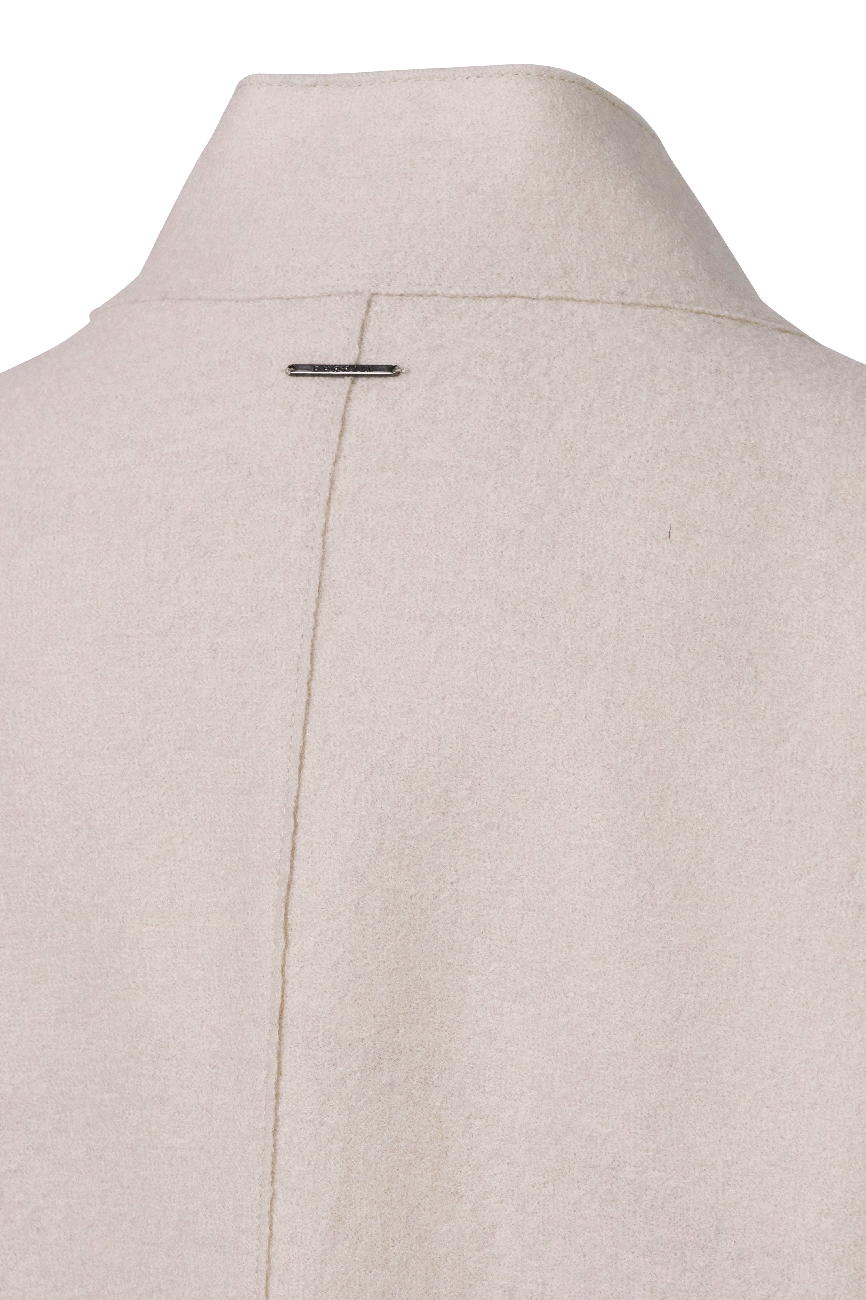 Beige kraag van wollen stof, detailopname, bugatti.