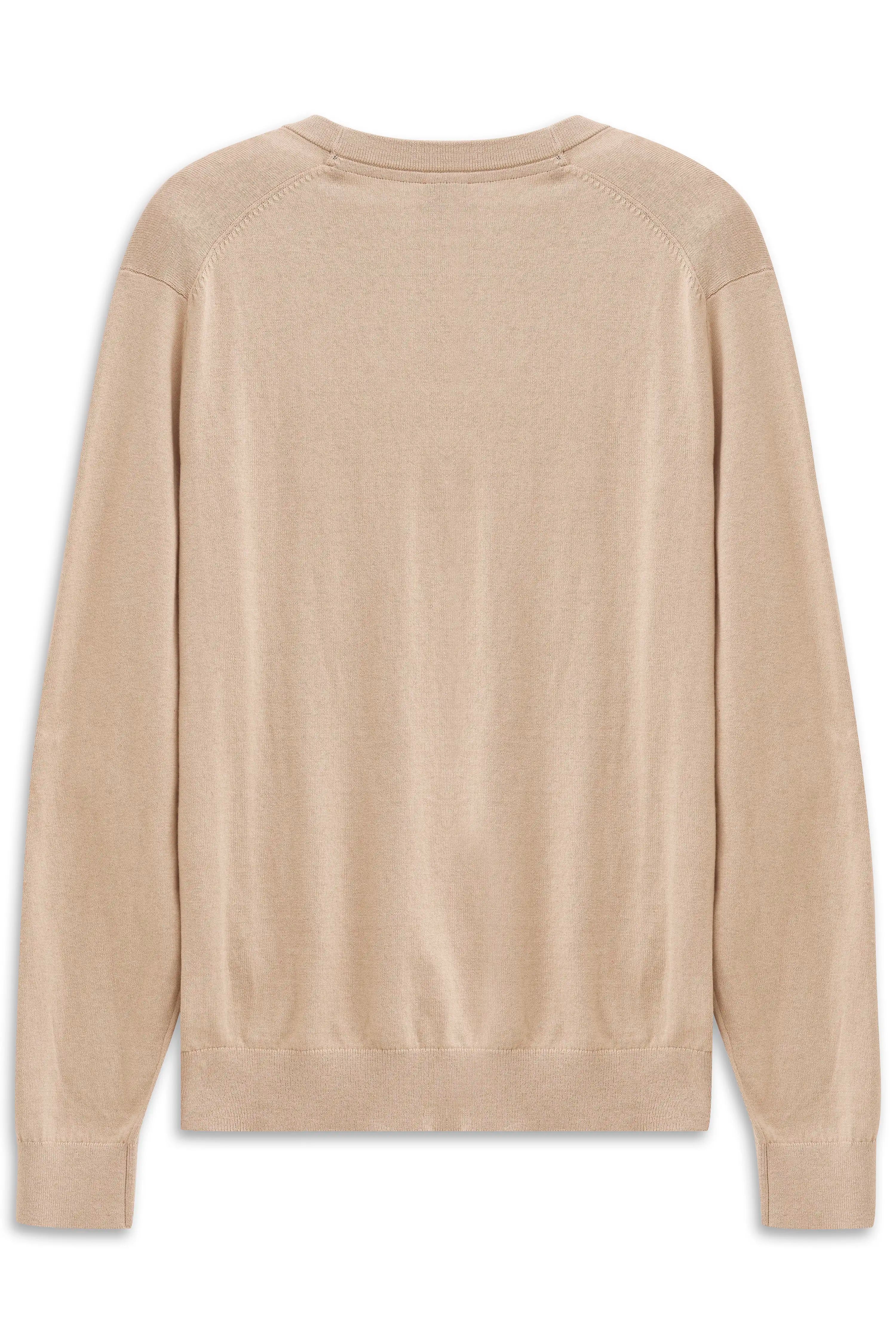 Beiger bugatti Pullover, Rückansicht, legere Passform, hochwertige Materialien, zeitloses Design.