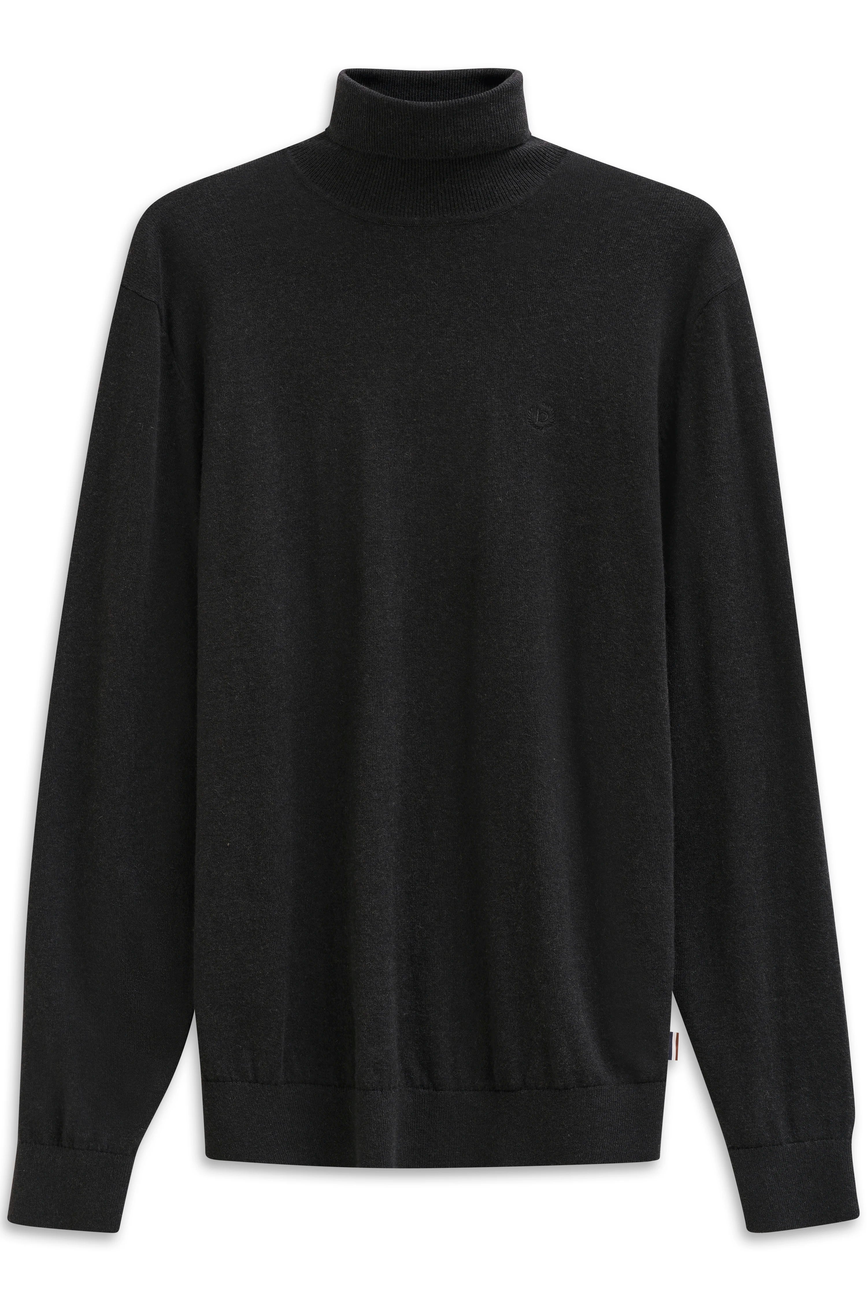 Schwarzer Rollkragenpullover von bugatti, legeres Büstenbild, minimalistisches Design.