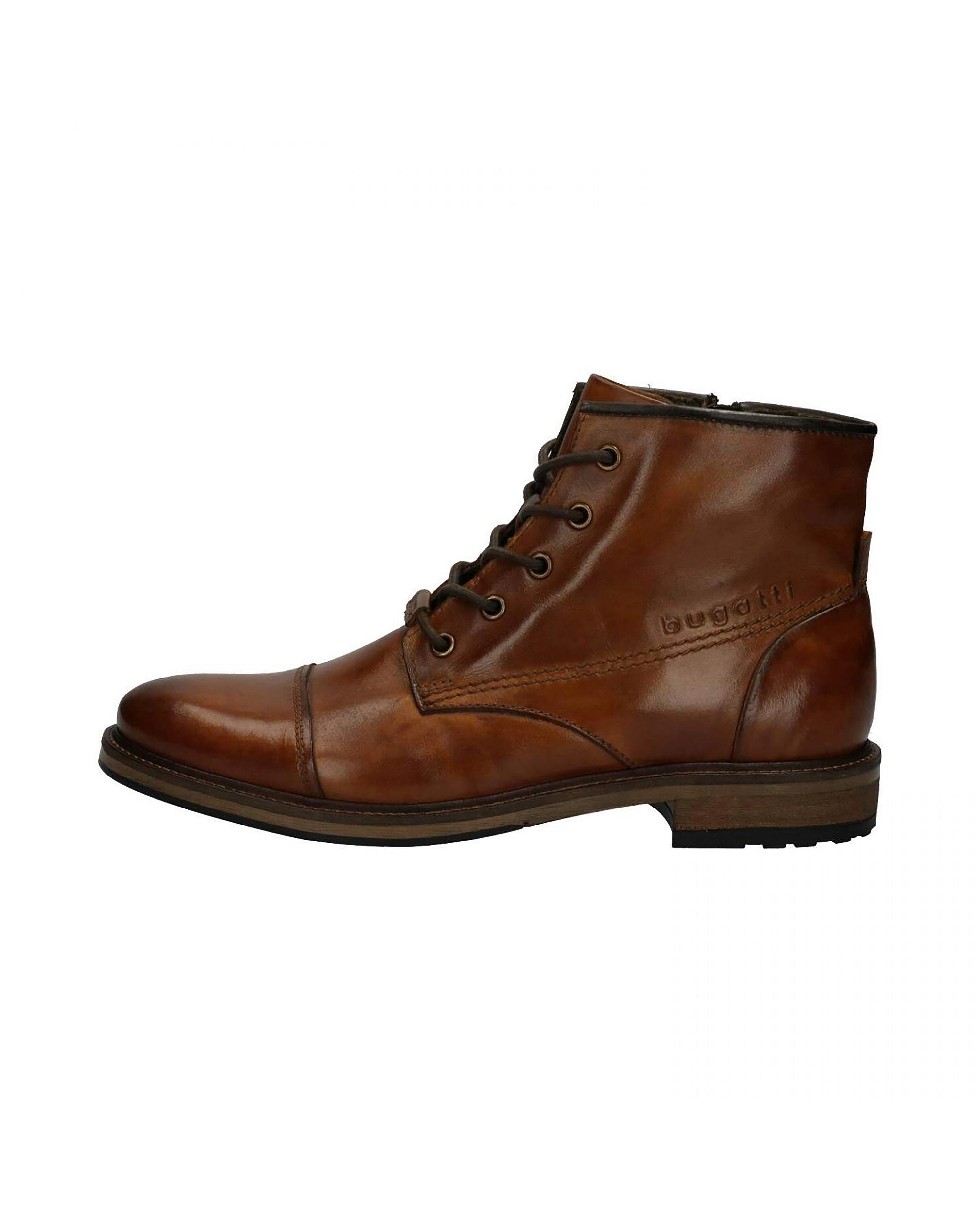 Herrenstiefel aus braunem Leder mit Schnürung, Seitenansicht, bugatti-Logo.