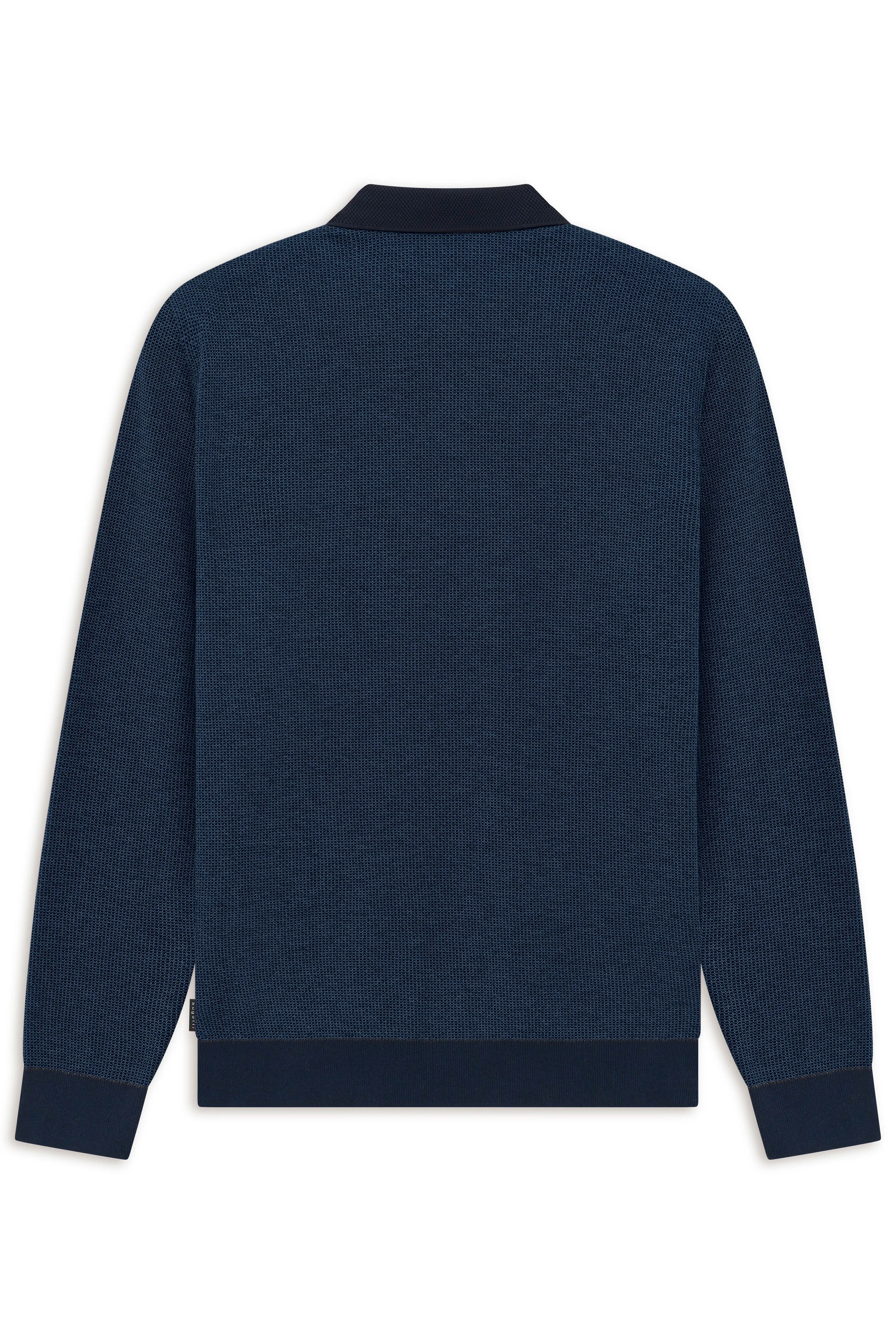 Blauer bugatti Pullover, Büstenbild, strukturiertes Design, klassische Eleganz und zeitlose Schönheit.