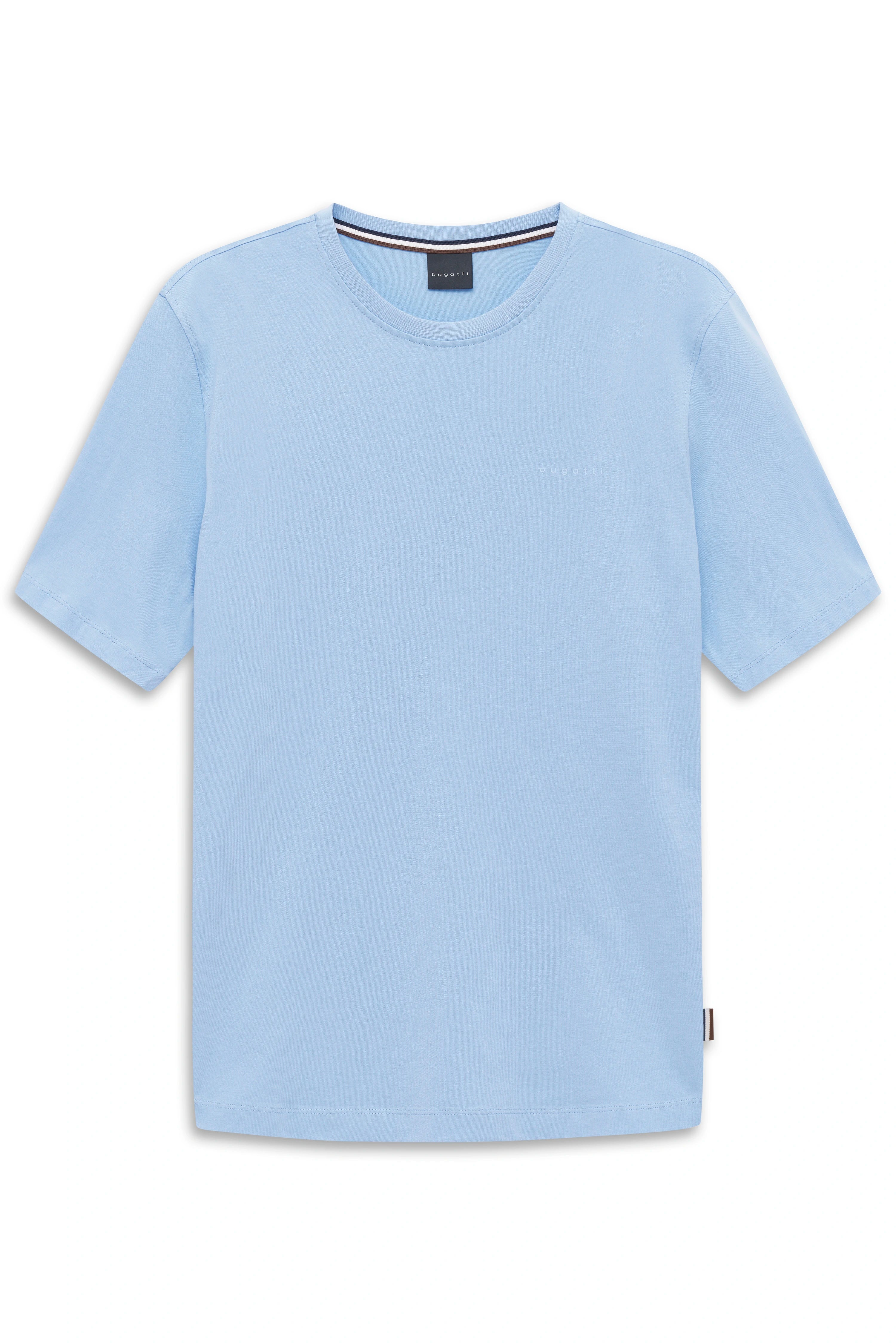 Hellblaues bugatti T-Shirt, Büstenaufnahme, schlichtes Design, hochwertig und stilvoll.