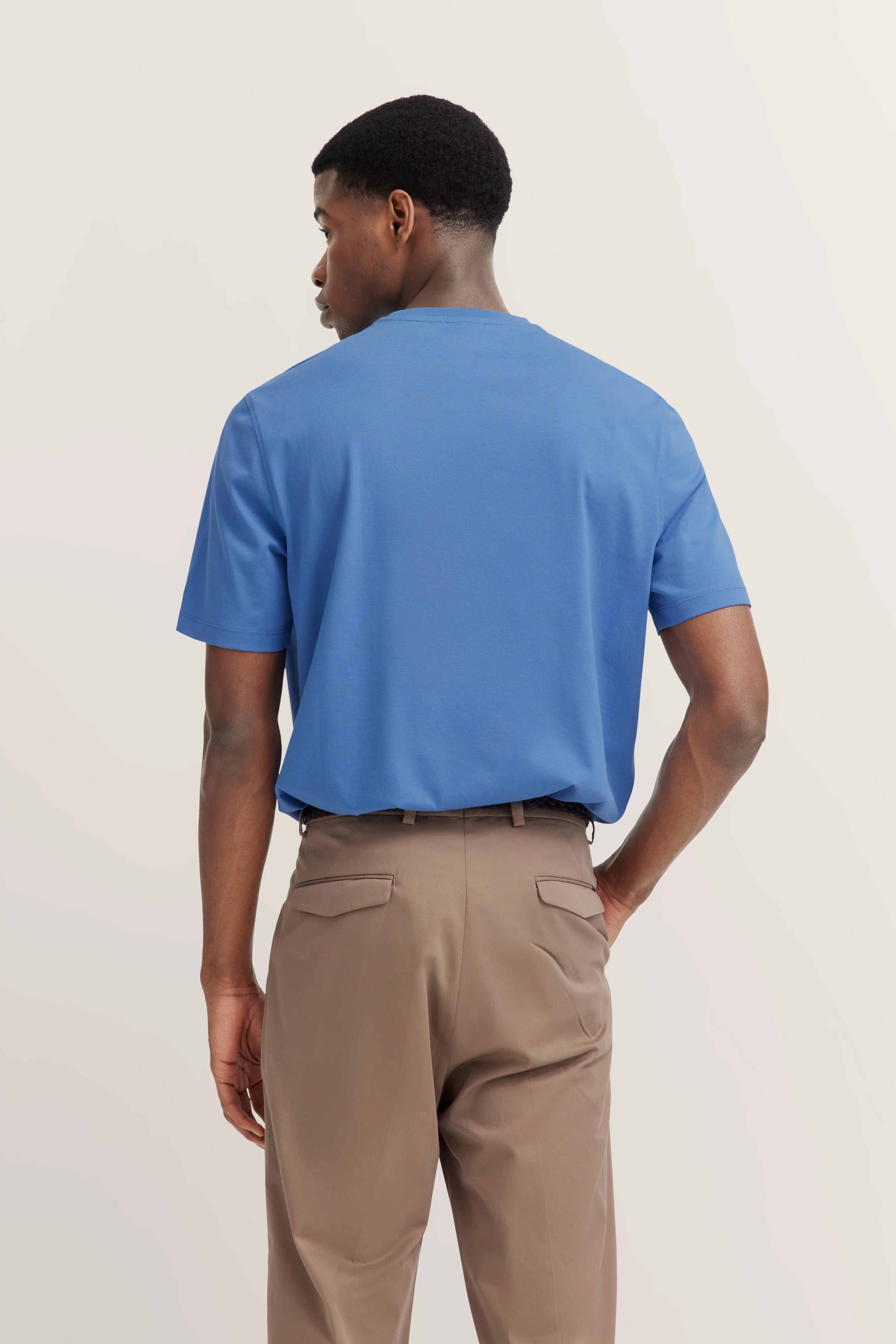 legeres Bild, entspannte Pose.