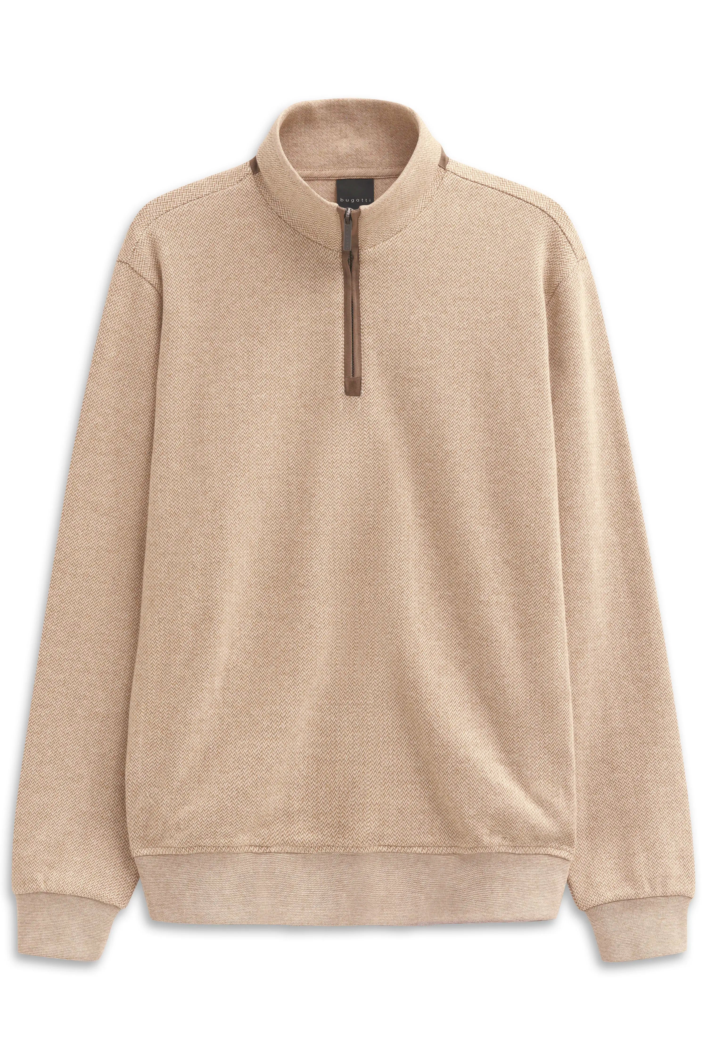 Beiger bugatti Pullover mit Reißverschluss, Büstenbild, klassisches Design.