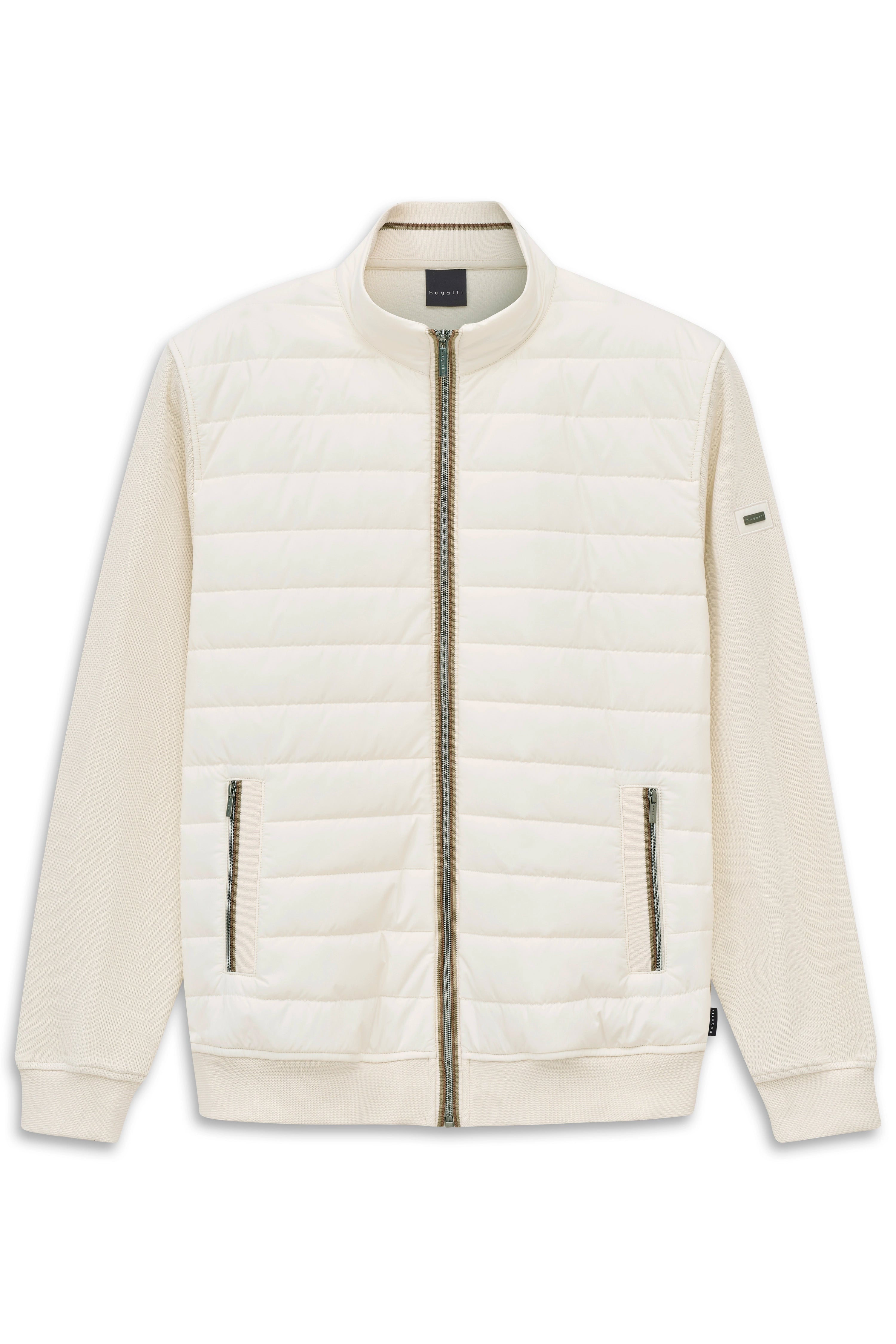 Weiße bugatti Bomberjacke mit gestepptem Muster, Büstenbild, Reißverschluss und seitlichen Taschen.