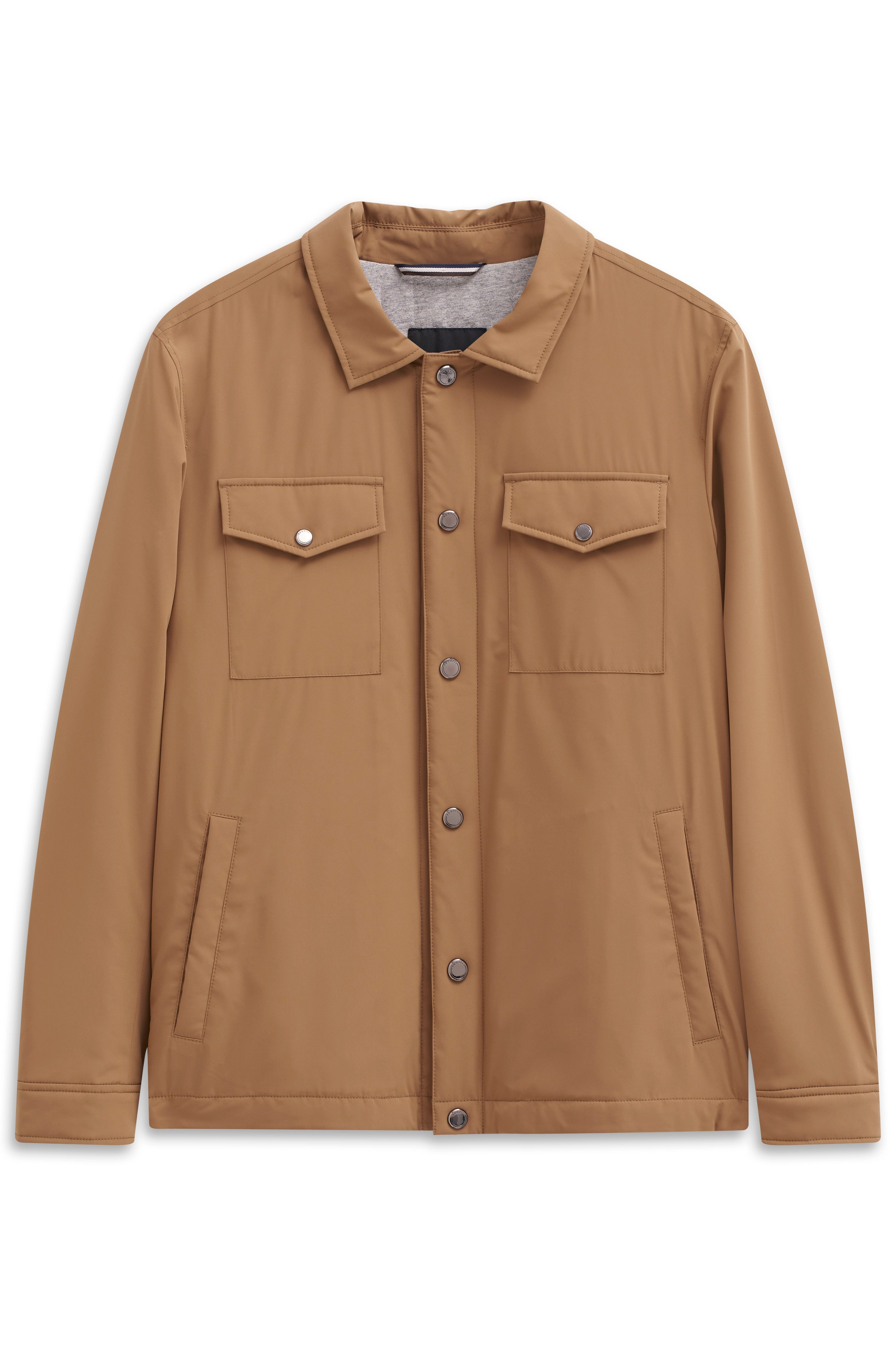 bugatti camelbruine jas, casual design, twee borstzakken, knoopsluiting, busteweergave.