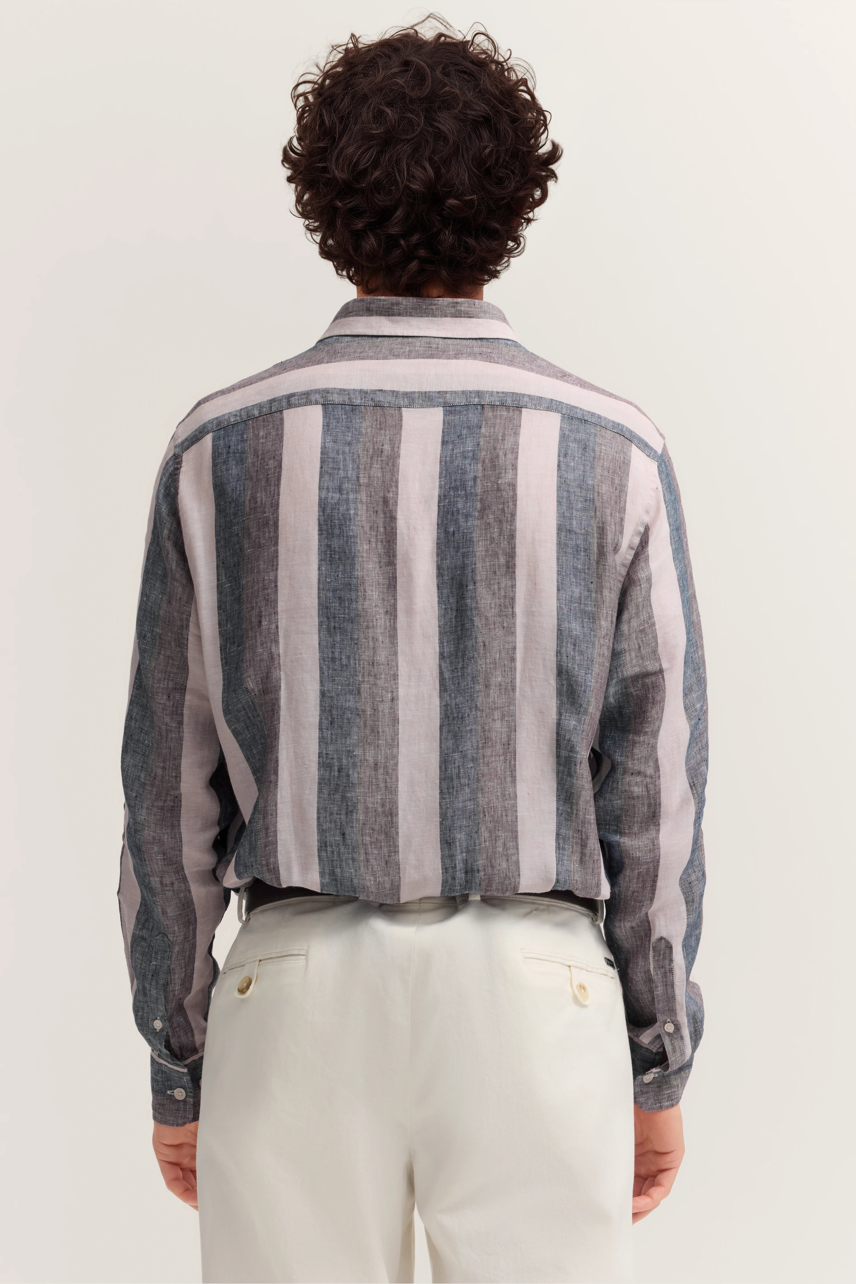 lässige Pose.