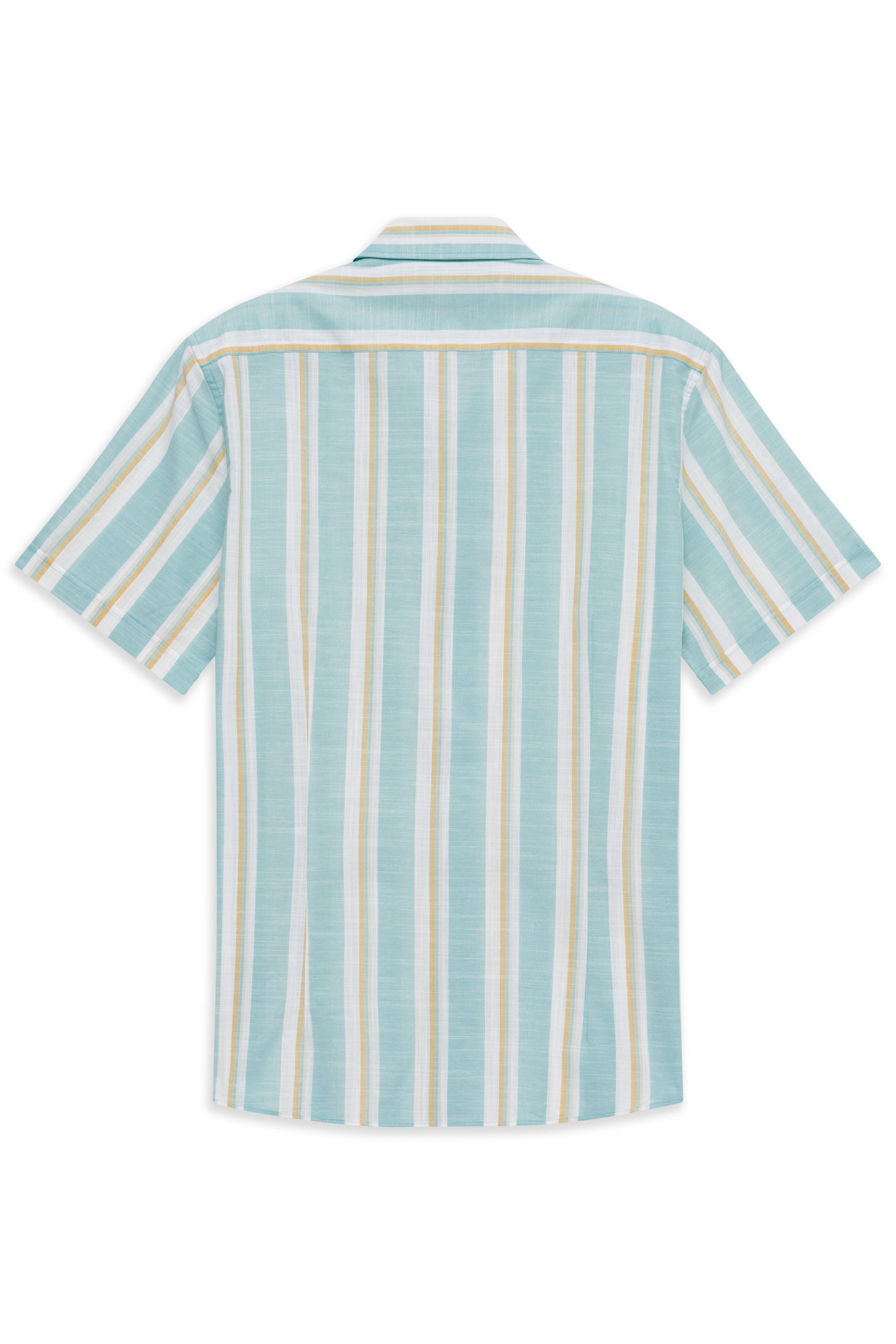 Kurzarmhemd mit Streifenmuster in Blau, Weiß und Beige, Rückenansicht, leger präsentiert.