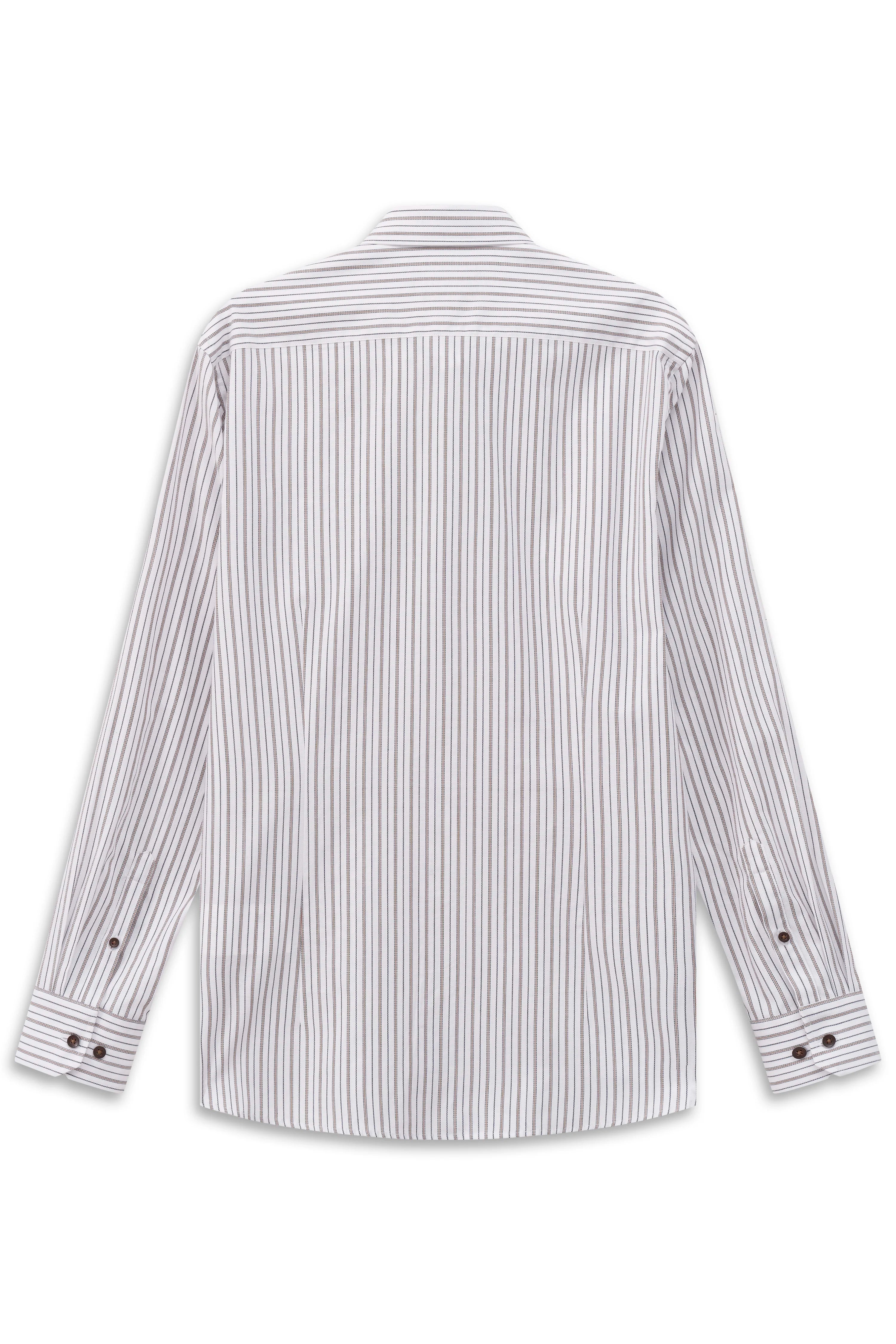 Gestreiftes Hemd in Weiß und Braun, Bügelbild, Rückenansicht.