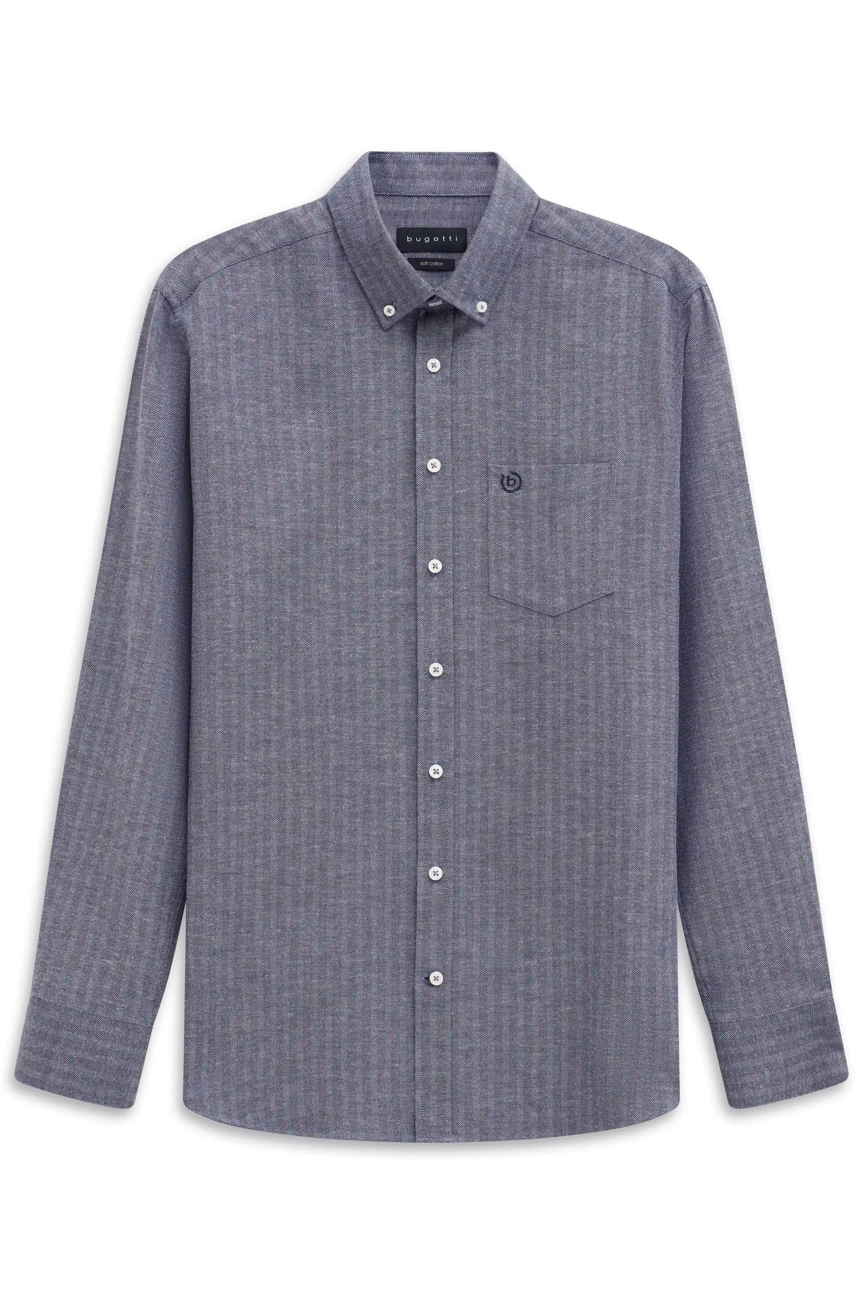 Graues bugatti-Hemd mit Muster, dunkelblaue Jeans, Model von hinten.