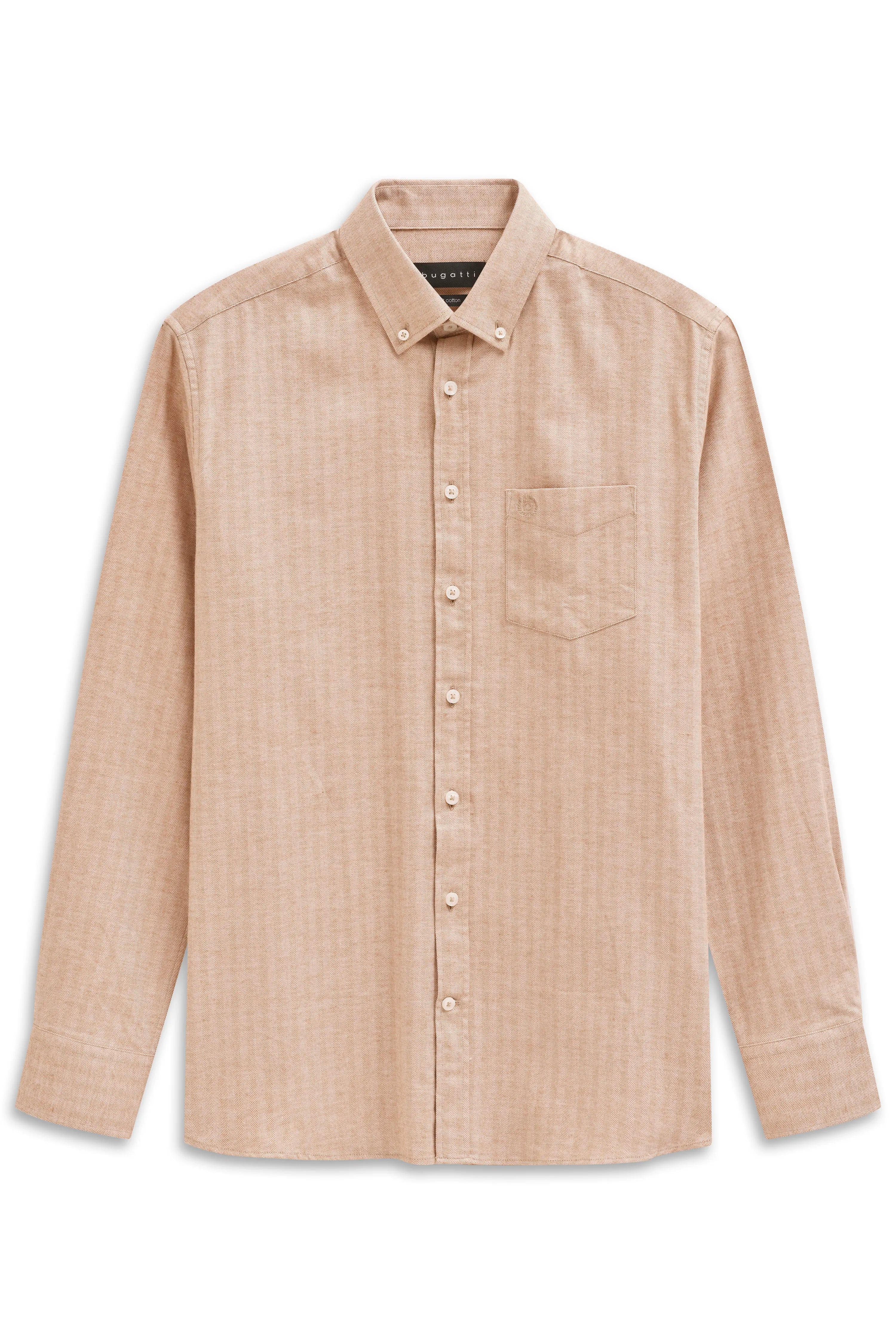 Beige bugatti overhemd en bruine broek, achterkant, op een model.