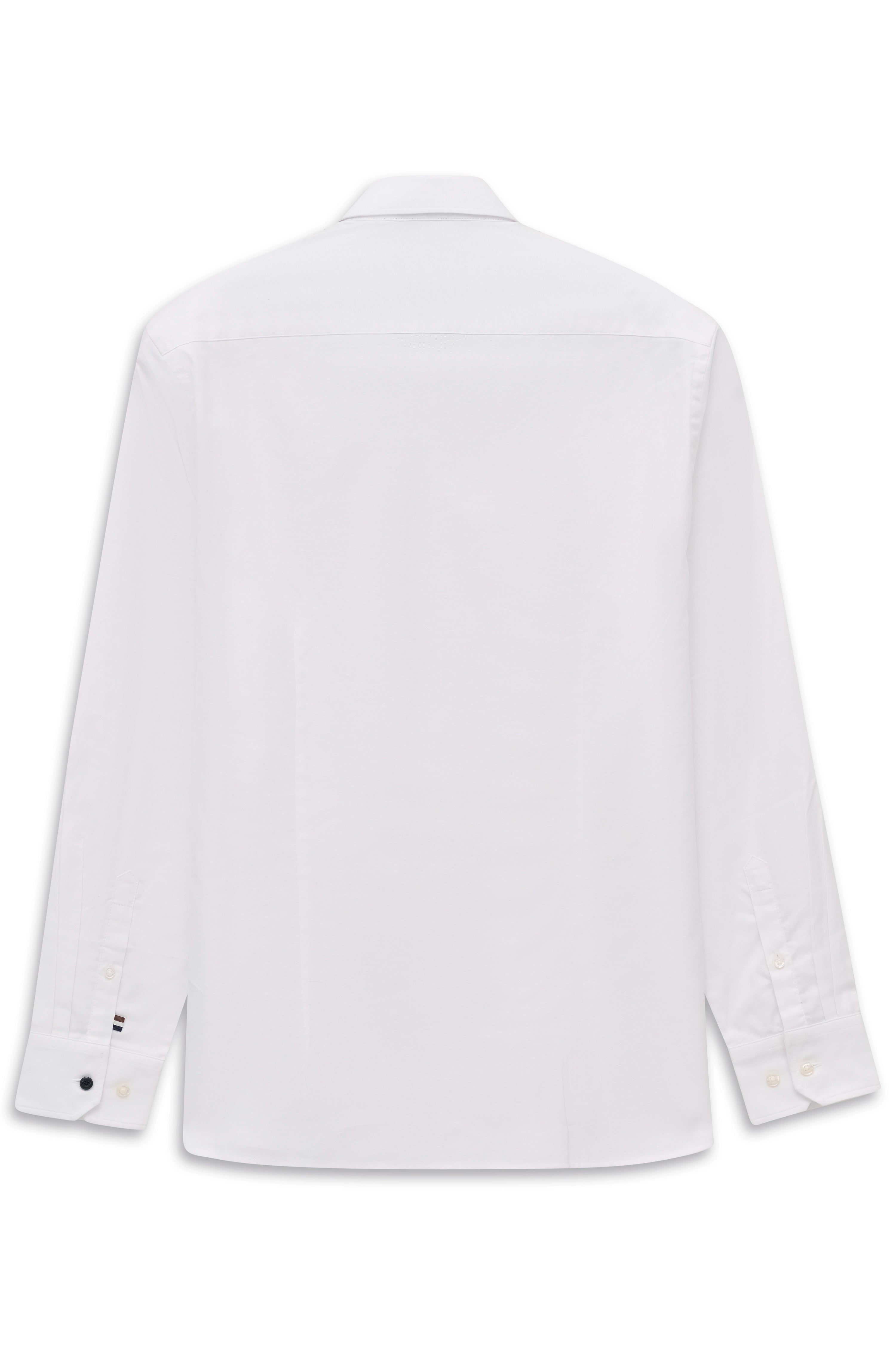 Weiße bugatti Bluse, Büstenbild, Rückansicht, zeitlos elegant mit klassischem Kragen und langen Ärmeln.