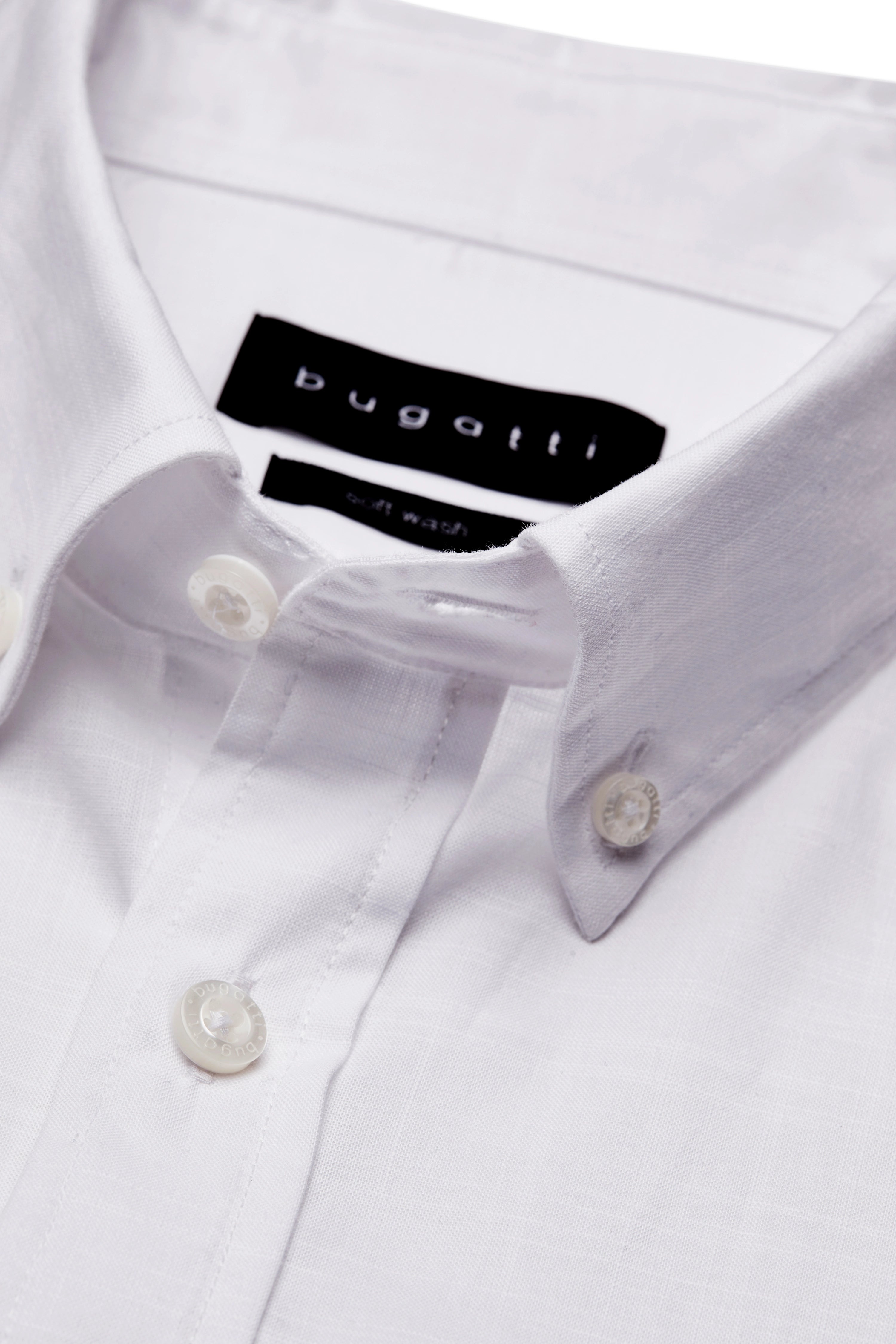 White bugatti shirt collar close-up, elegant style, high-quality craftsmanship.